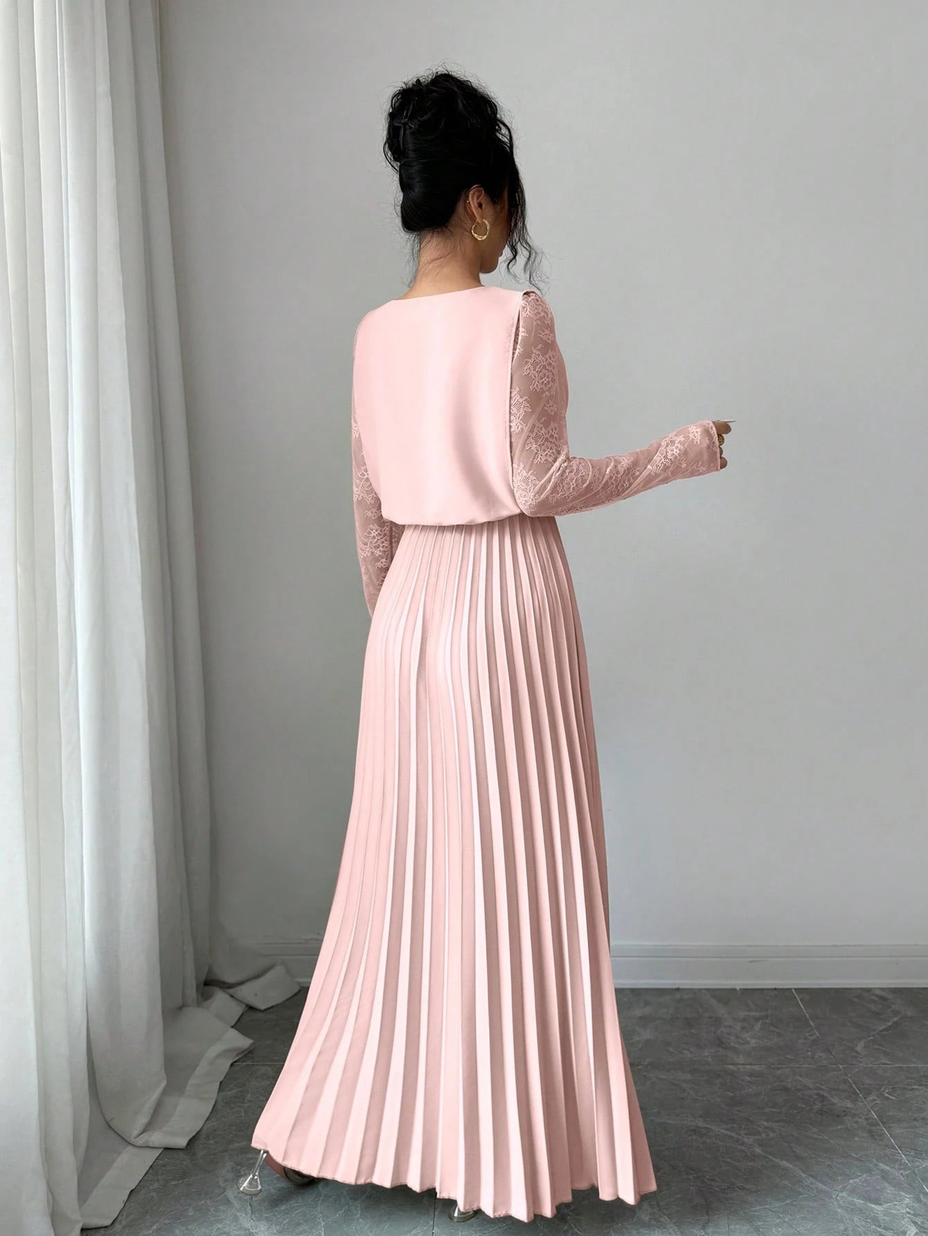 Modelyn Spring&Autumn Elegant Contrast Lace Round Neck Pleated Midi Dress,Sage Green Modest Party Dress For Women, Al-Adha Special Occasion Lady Dresses