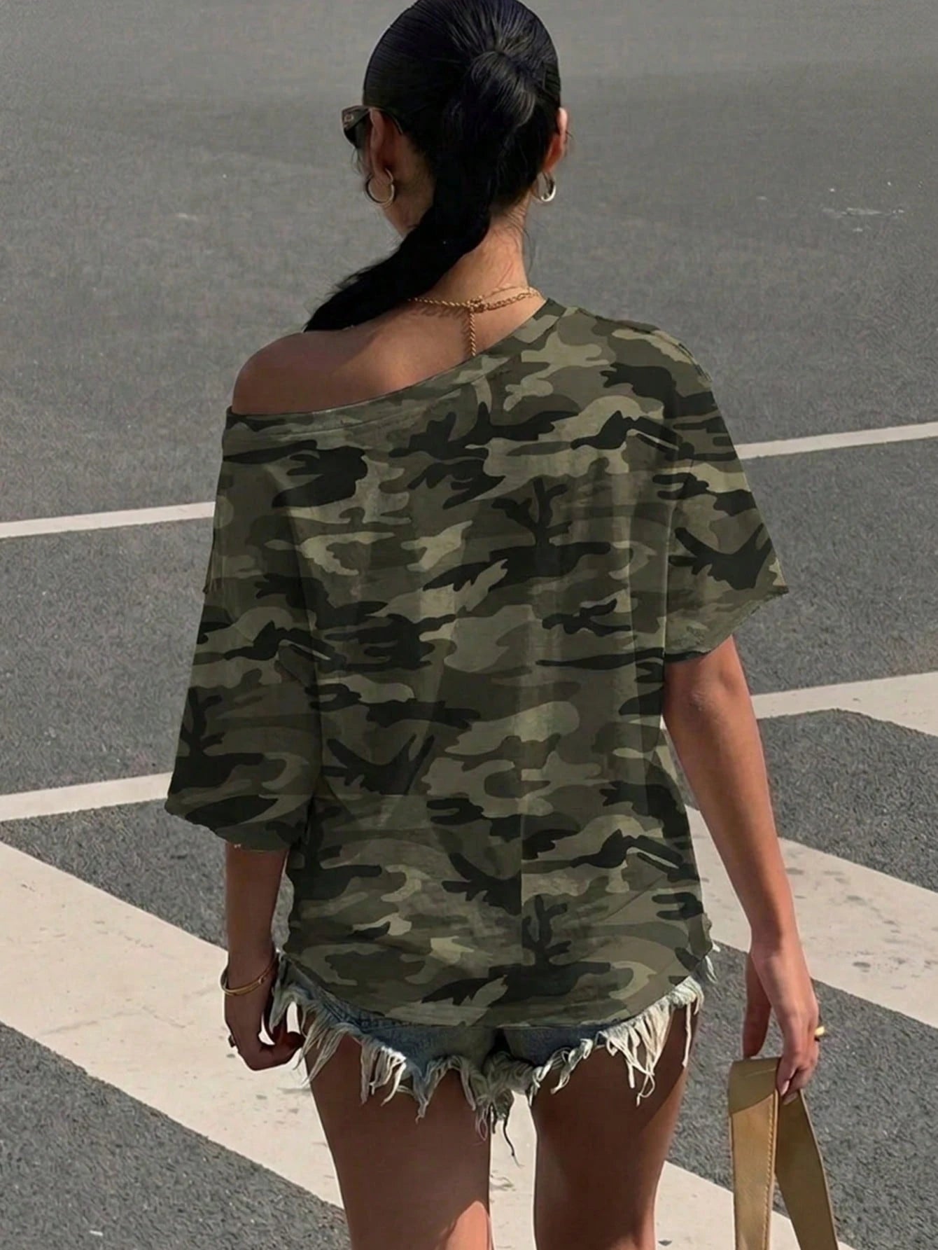 Muchica Women's Plus Size Asymmetrical Shoulder Casual Loose Camouflage T-Shirt