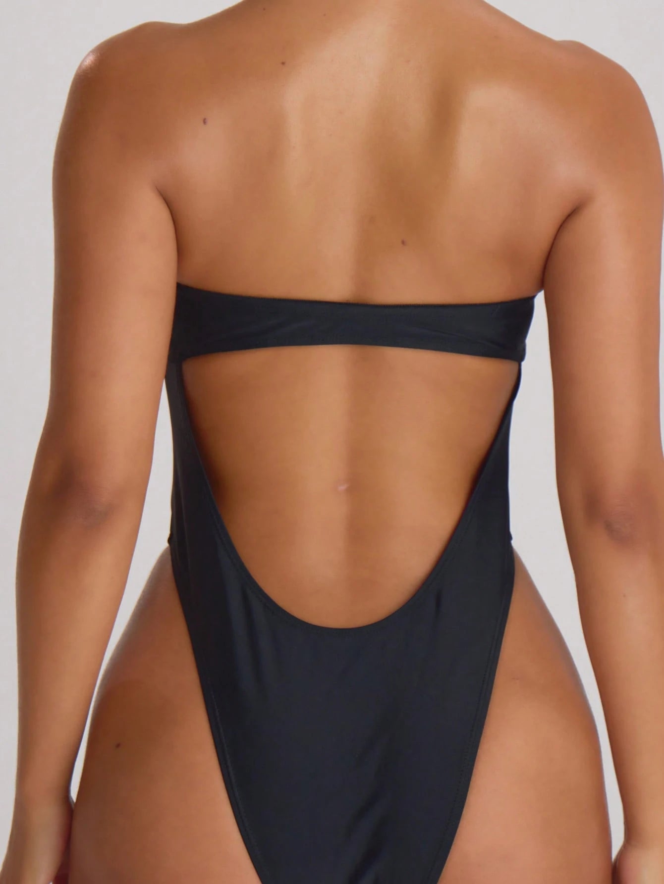 Musera Resort High Leg Bandeau Cut Out Back Swimsuit Bathing Suits Swim Vacation Holiday Summer Travel Beachwear Basics Solid Colour Swimwear Resort Core