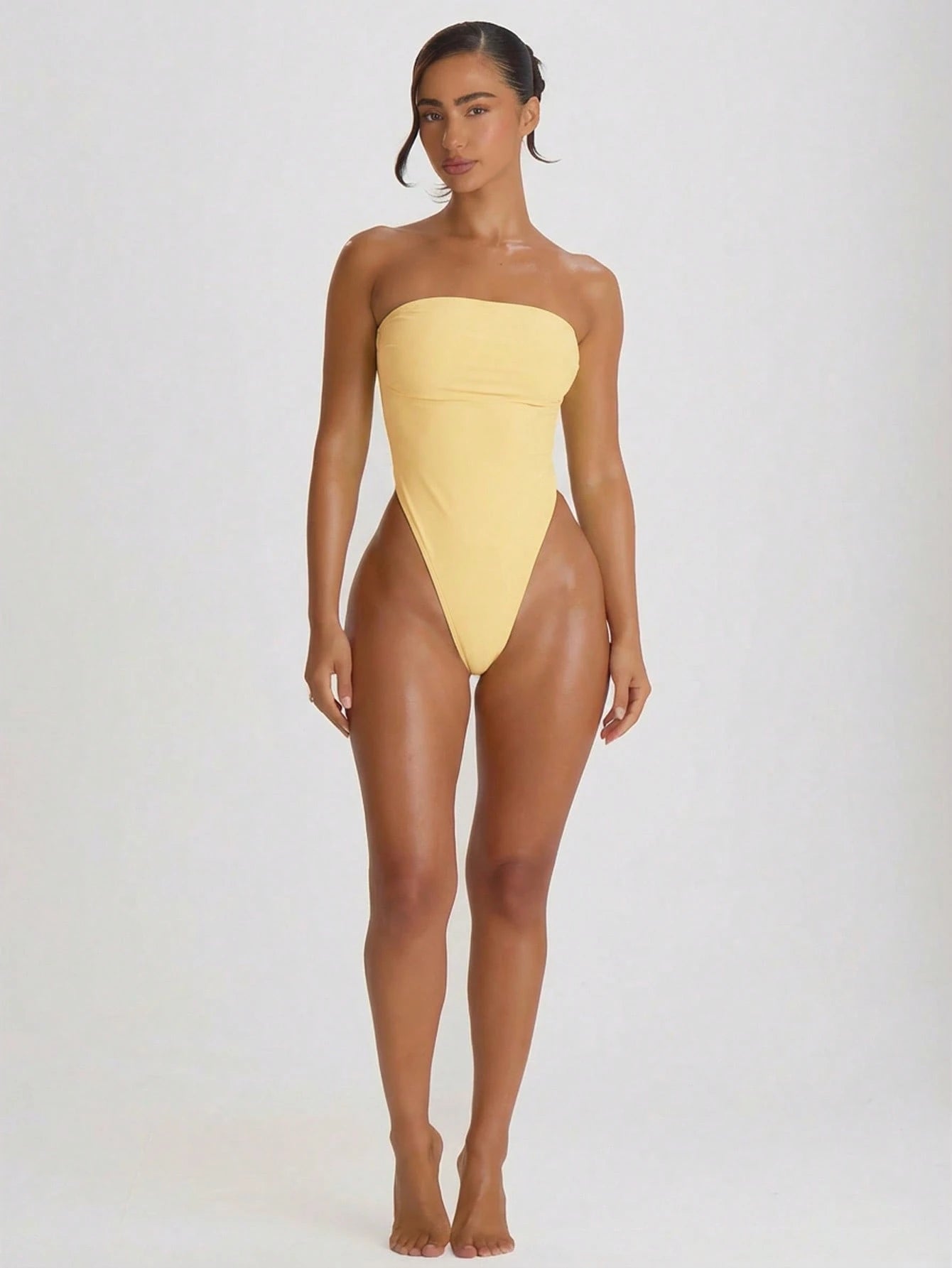 Musera Resort High Leg Bandeau Cut Out Back Swimsuit Bathing Suits Swim Vacation Holiday Summer Travel Beachwear Basics Solid Colour Swimwear Resort Core