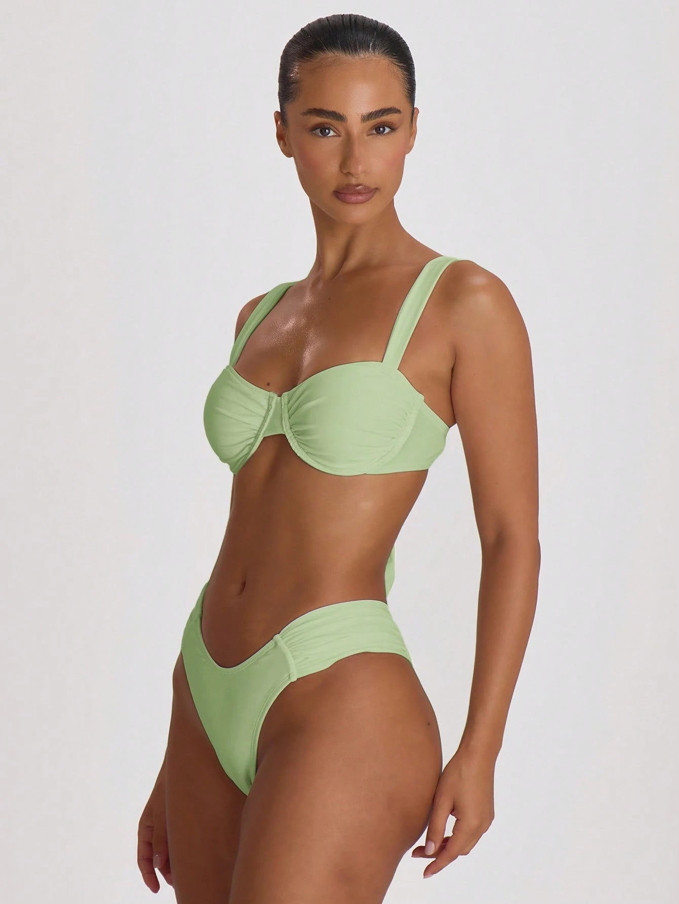 Musera Resort Underwire Thick Shoulder Ruched Cup Bikini Top Swim Vacation Holiday Summer Travel Beachwear Basics Solid Colour Swimwear Resort Core