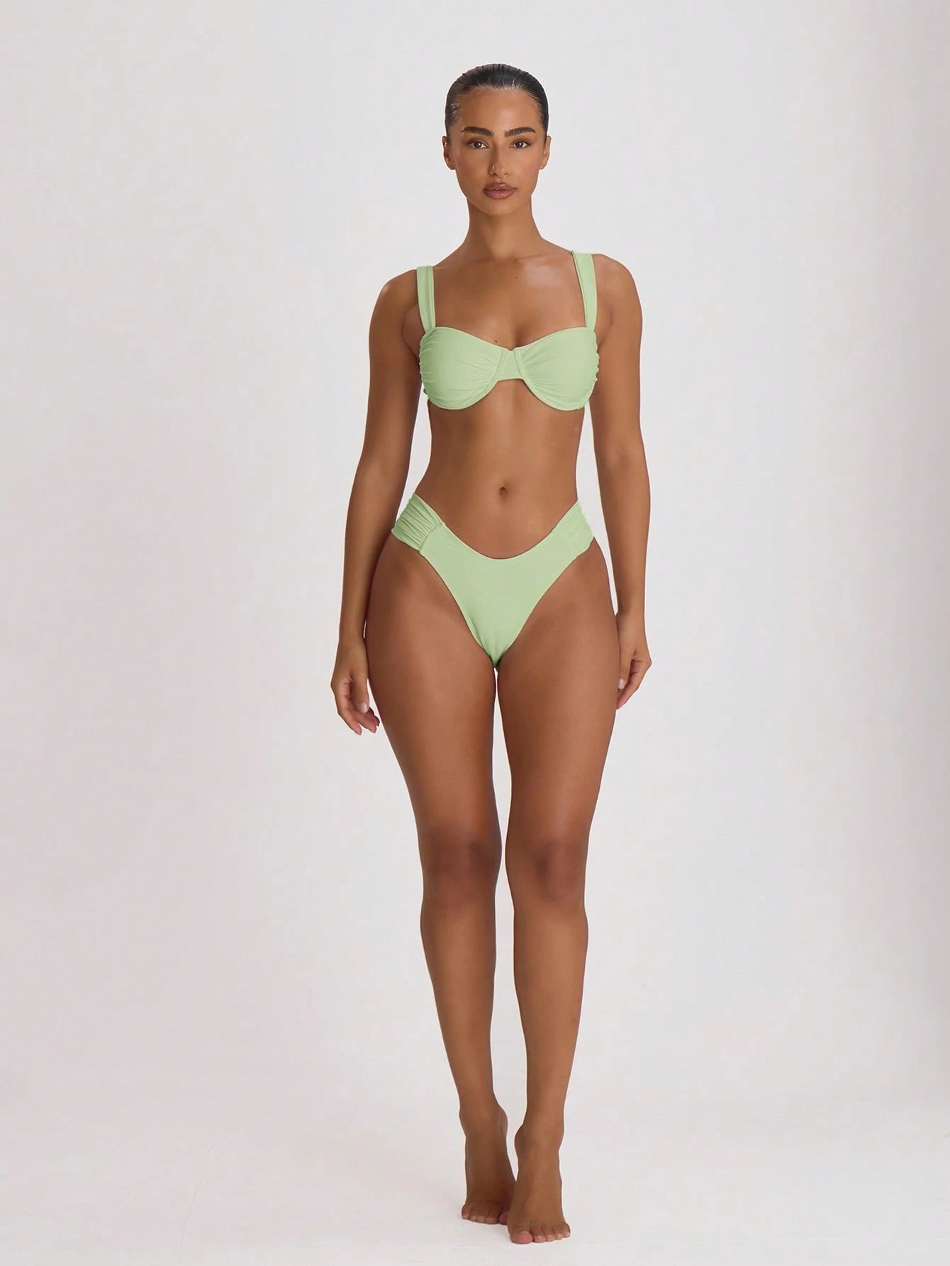 Musera Resort Underwire Thick Shoulder Ruched Cup Bikini Top Swim Vacation Holiday Summer Travel Beachwear Basics Solid Colour Swimwear Resort Core