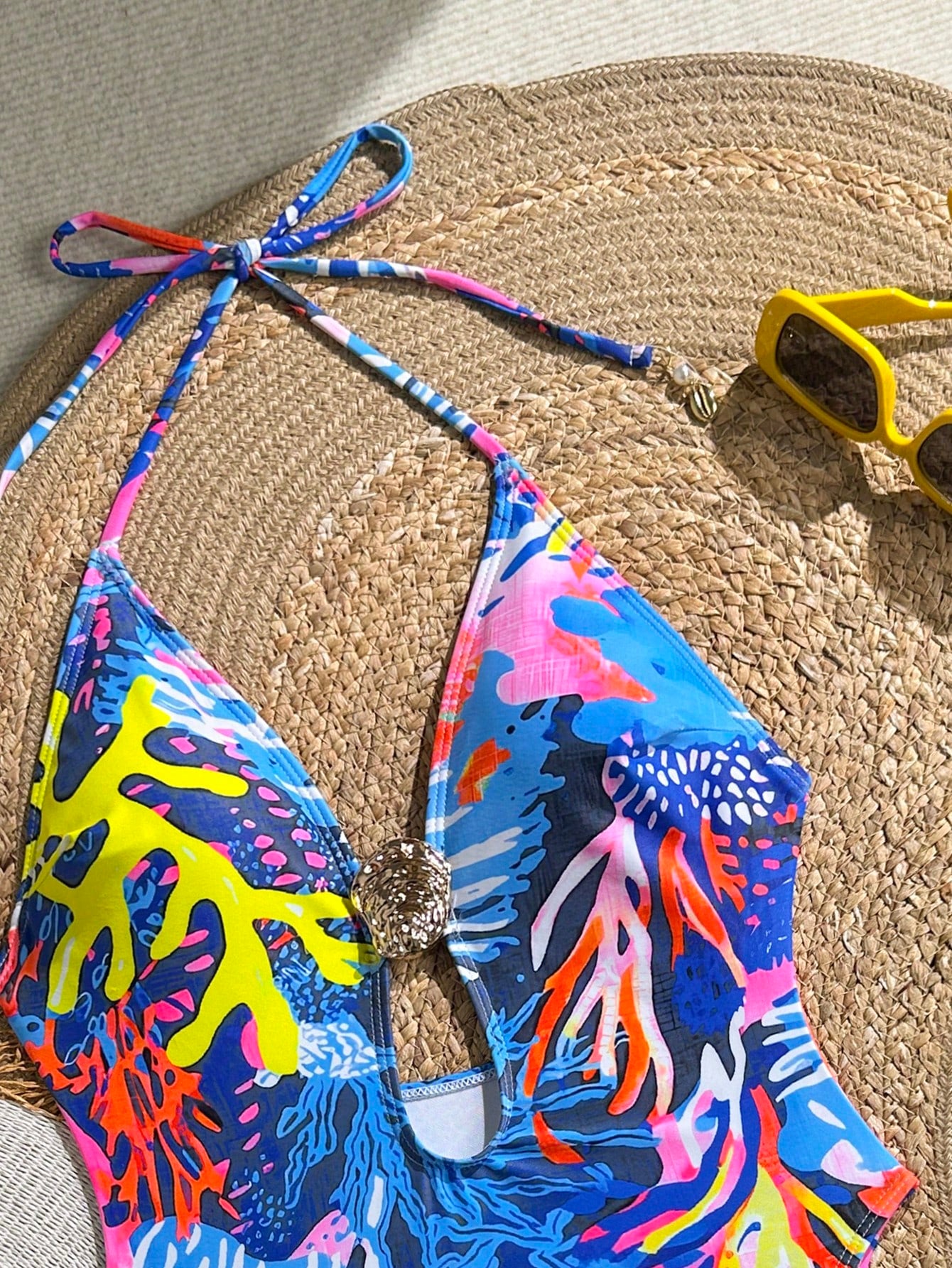 New Beach Swimming Pool Vacation Fashionable Sexy Marine Plant Printing Metal Oyster Accessories Tie Rope Neck Hanging One-Piece Swimsuit Women Summer