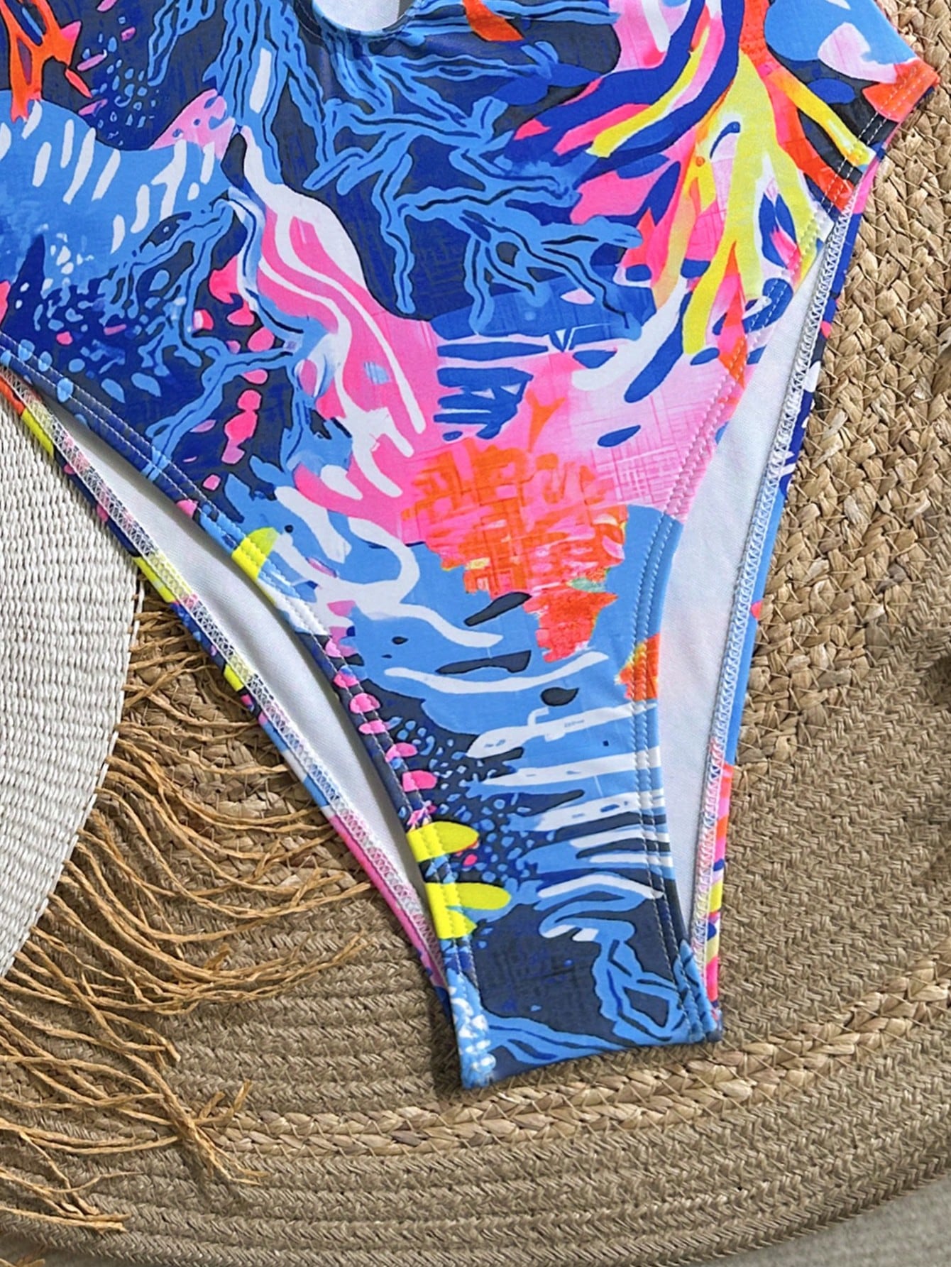 New Beach Swimming Pool Vacation Fashionable Sexy Marine Plant Printing Metal Oyster Accessories Tie Rope Neck Hanging One-Piece Swimsuit Women Summer