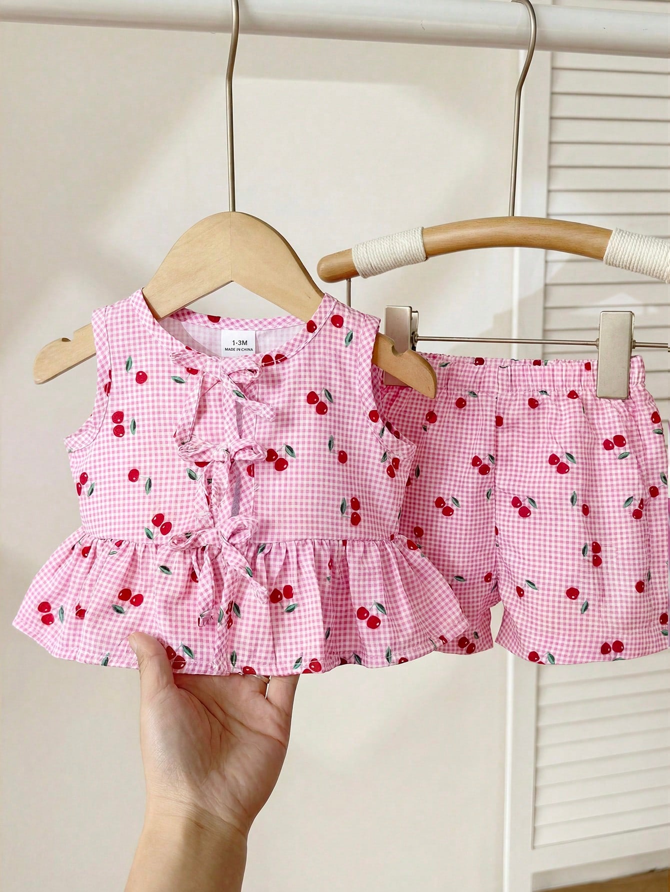 Newborn Baby Girl Vacation Casual Family Matching Cute Pink And Red Cherry Plaid Pattern VestShorts Set Printed Bow Photoshoot Party Summer