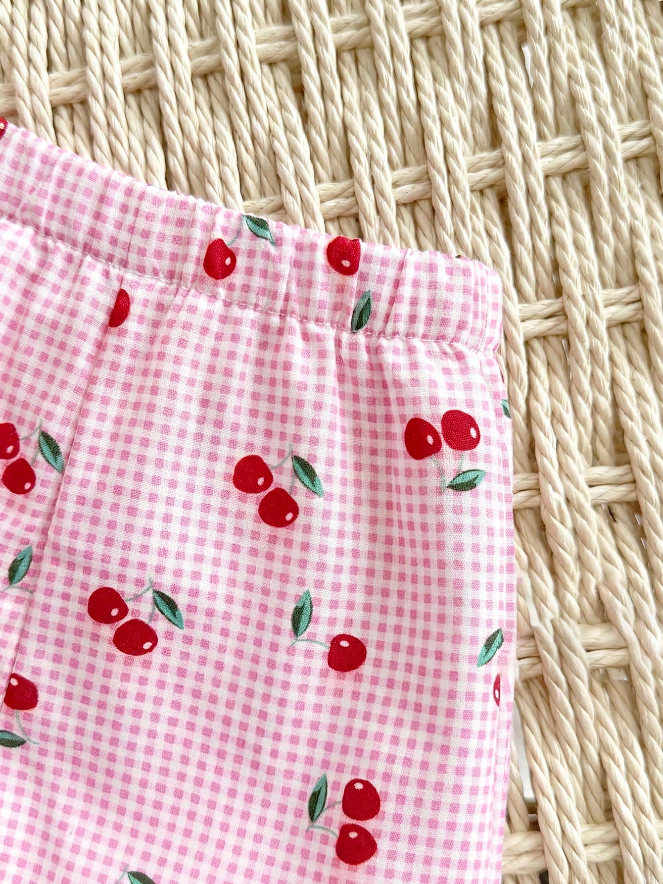 Newborn Baby Girl Vacation Casual Family Matching Cute Pink And Red Cherry Plaid Pattern VestShorts Set Printed Bow Photoshoot Party Summer