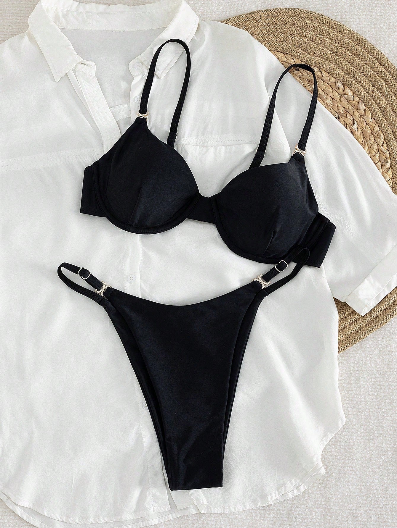 PEPPERMOLLY 2pcs Solid Color Sexy European & American Style Bikini, 2026 New Spring/Summer Women's Sexy Metal Buckle Bikini Set| Gold 2pcs Swimwear, Low-Waist Bikini Bottoms + Gathering Swimwear Top