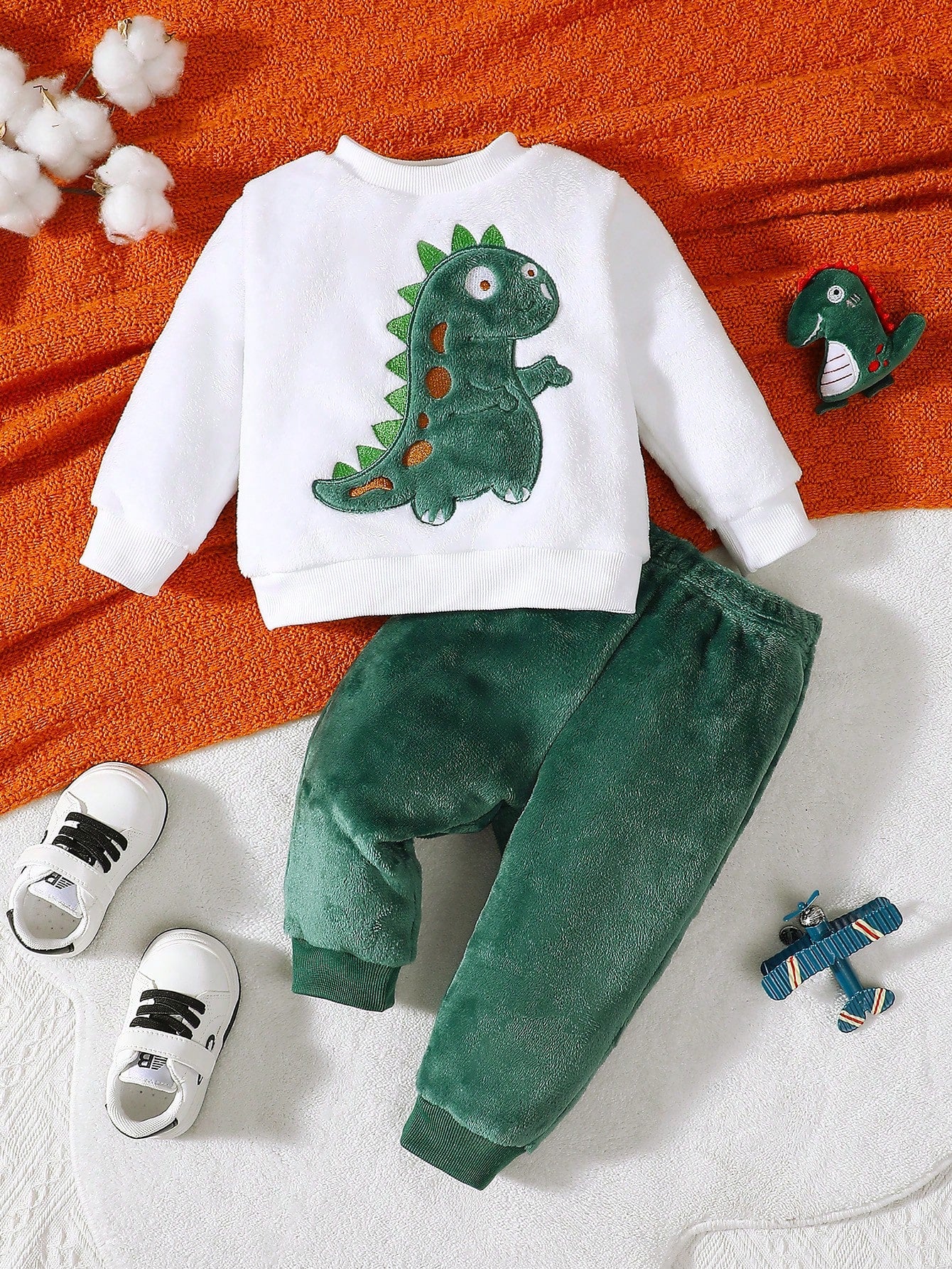 Playful Pals 2pcs/Set Baby Boy Dinosaur Embroidered Reversible Fleece Sweatshirt And Pants Set Unisex Halloween Green Cute Kawaii Baggy Clothes