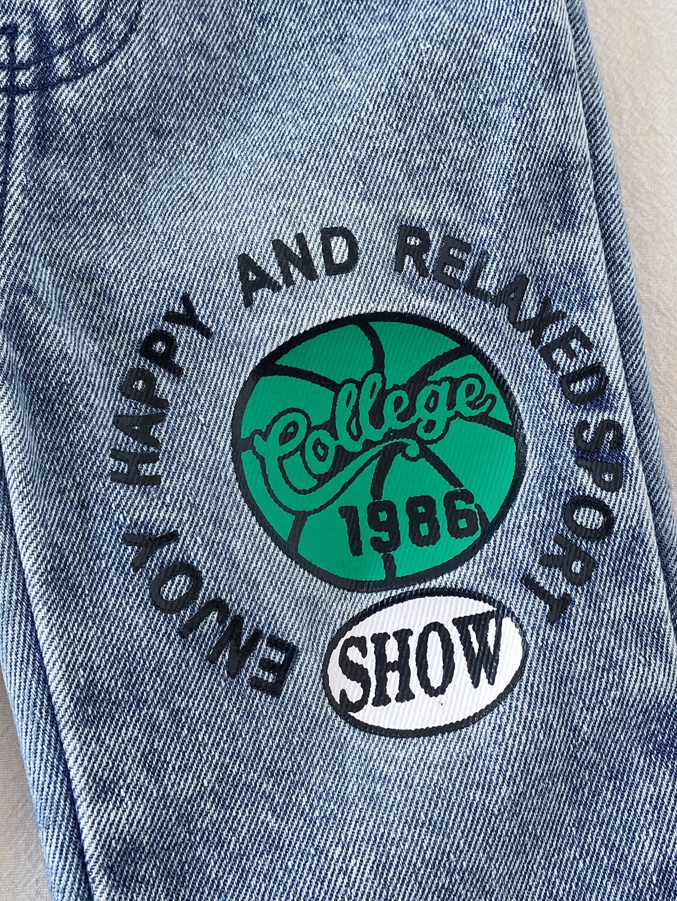 Playful Pals 2pcs/Set Baby Boy English Letter Print Rugby Sport Street Style Vintage Fashion Washed Denim Outfit, Turn-Down Collar Button-Up Long Pants, Korean Style Casual Denim Set With Pockets, Ver