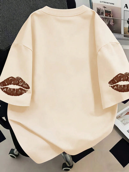 Plus Size Women's Round Neck Lip & Letter Print Graphic T-Shirt, Suitable For Summer Vacation, New Year Gift, Valentine's Day Gift, Suitable For Daily Wear, Outing, Festival, Beach, Party, Birthday, B
