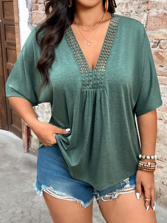 Plus Size Women's Solid Color Lace Patchwork V-Neck Batwing Short Sleeve Casual T-Shirt