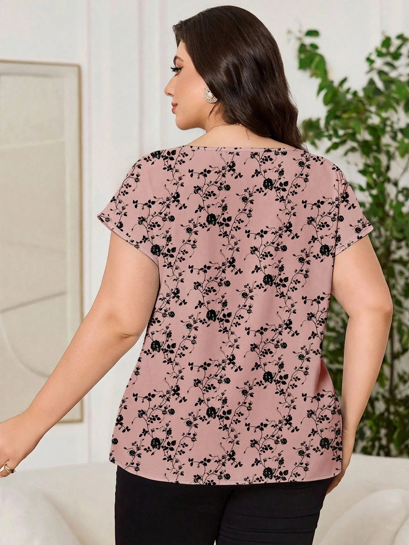 Reflora Plus Size Women Casual Floral Print Round Neck Short Sleeve Shirt