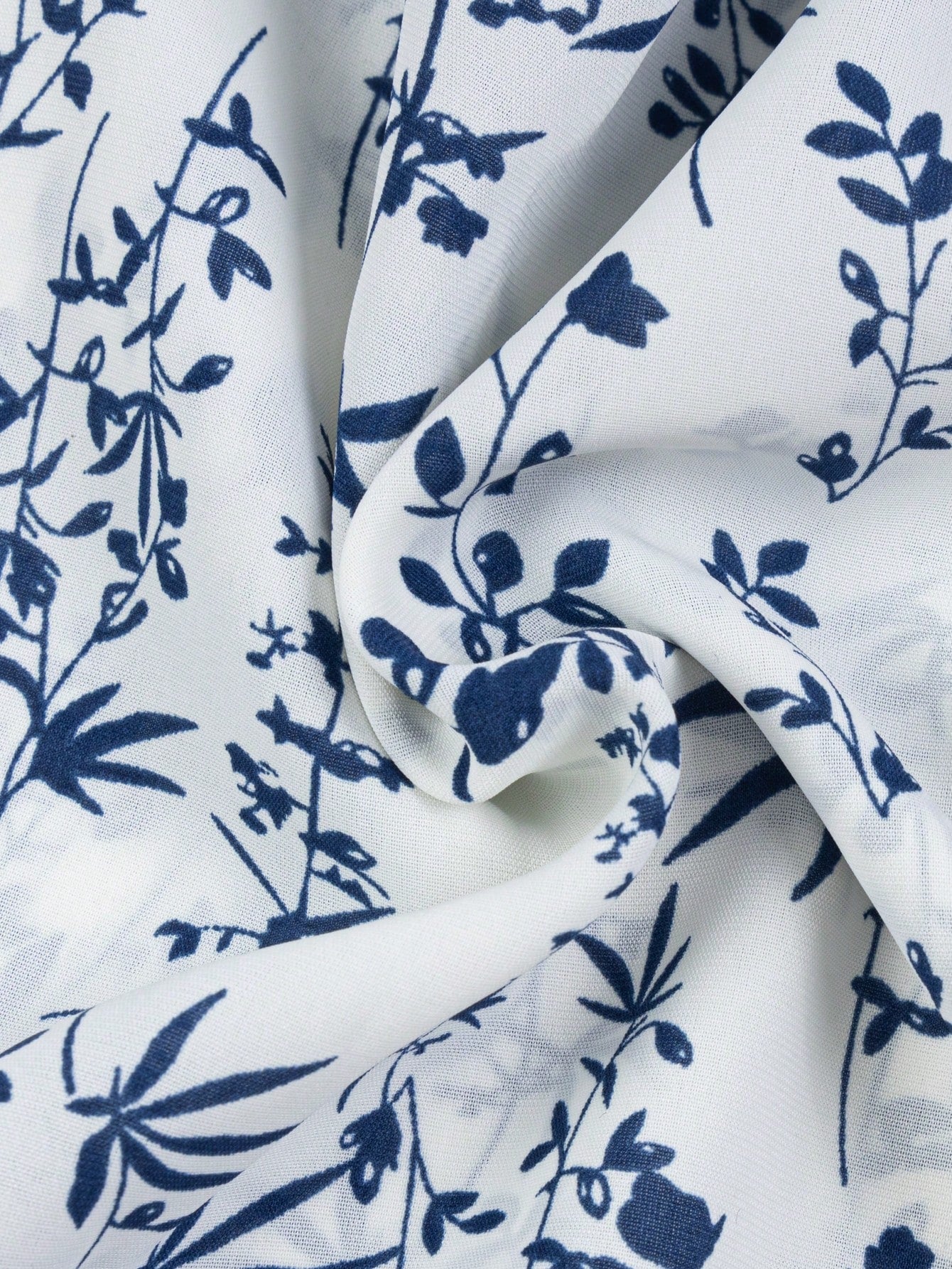 Resyla Plus Size French Blue And White Ditsy Floral Blouse, Loose Fit Lantern Sleeves, Flattering Slimming Casual Top, 3/4 Sleeve Button-Front Design, Plus Size Babydoll Blouse