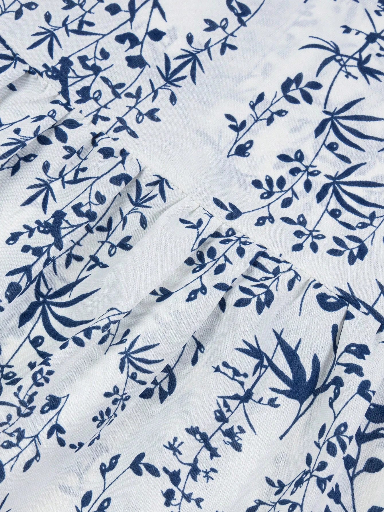 Resyla Plus Size French Blue And White Ditsy Floral Blouse, Loose Fit Lantern Sleeves, Flattering Slimming Casual Top, 3/4 Sleeve Button-Front Design, Plus Size Babydoll Blouse