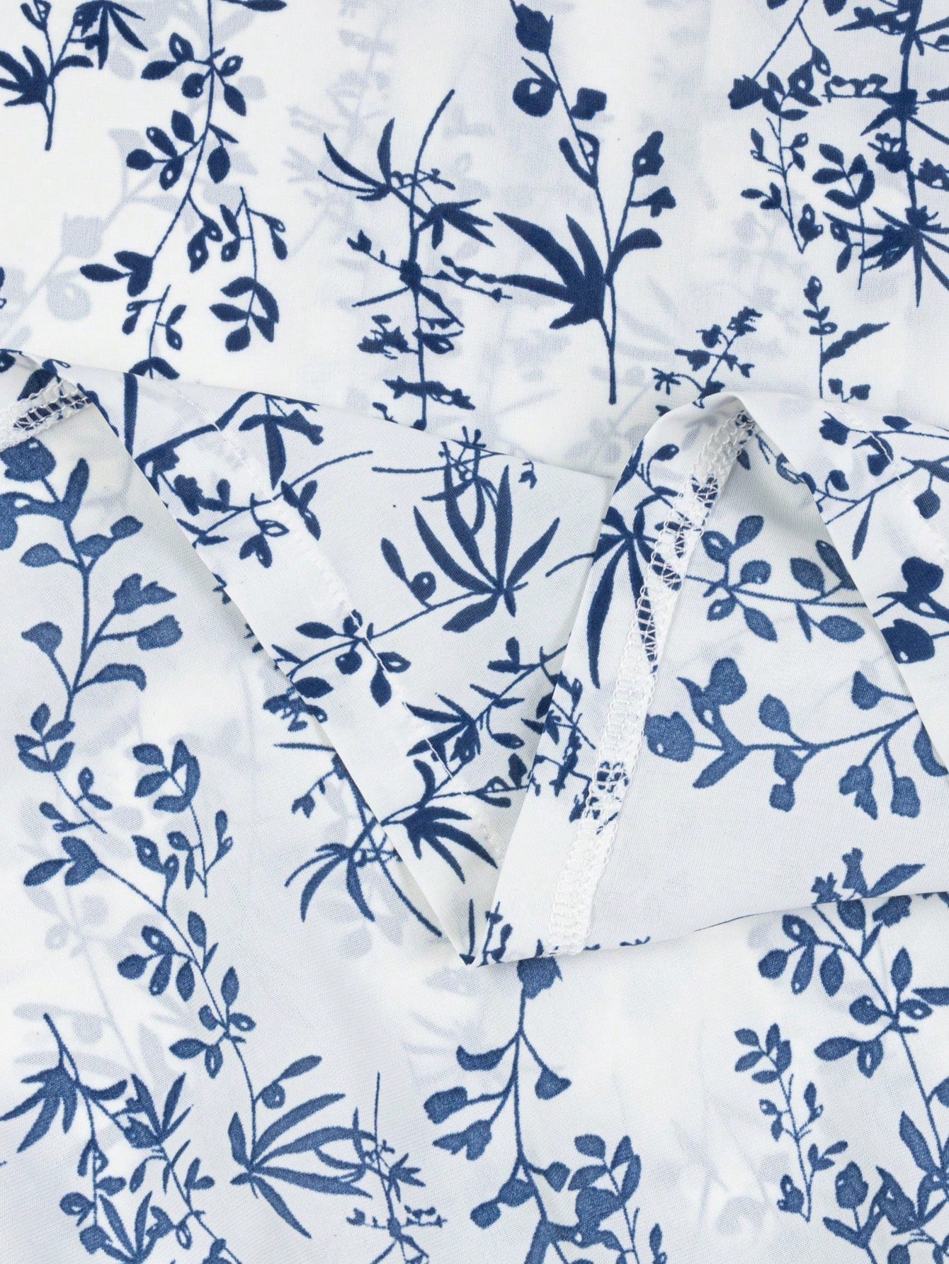 Resyla Plus Size French Blue And White Ditsy Floral Blouse, Loose Fit Lantern Sleeves, Flattering Slimming Casual Top, 3/4 Sleeve Button-Front Design, Plus Size Babydoll Blouse