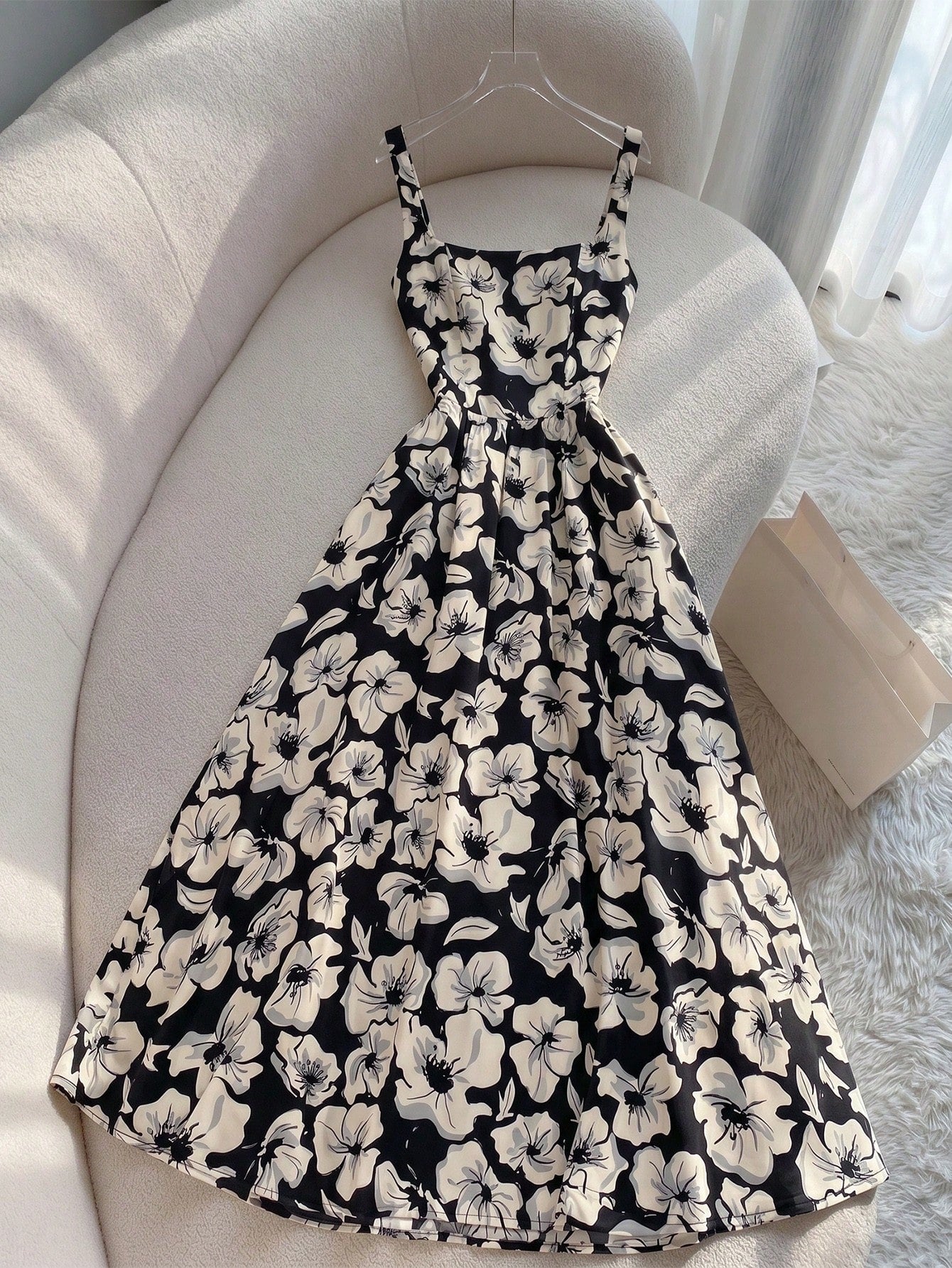 Resyla Women's Floral Dress, Romantic Garden Tea Party Holiday Date Outfit, Black Floral Spaghetti Strap Long Dress