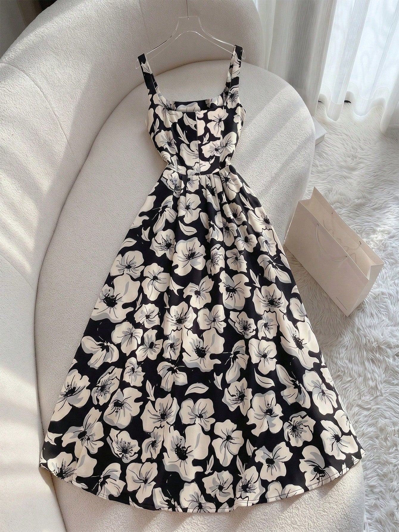 Resyla Women's Floral Dress, Romantic Garden Tea Party Holiday Date Outfit, Black Floral Spaghetti Strap Long Dress