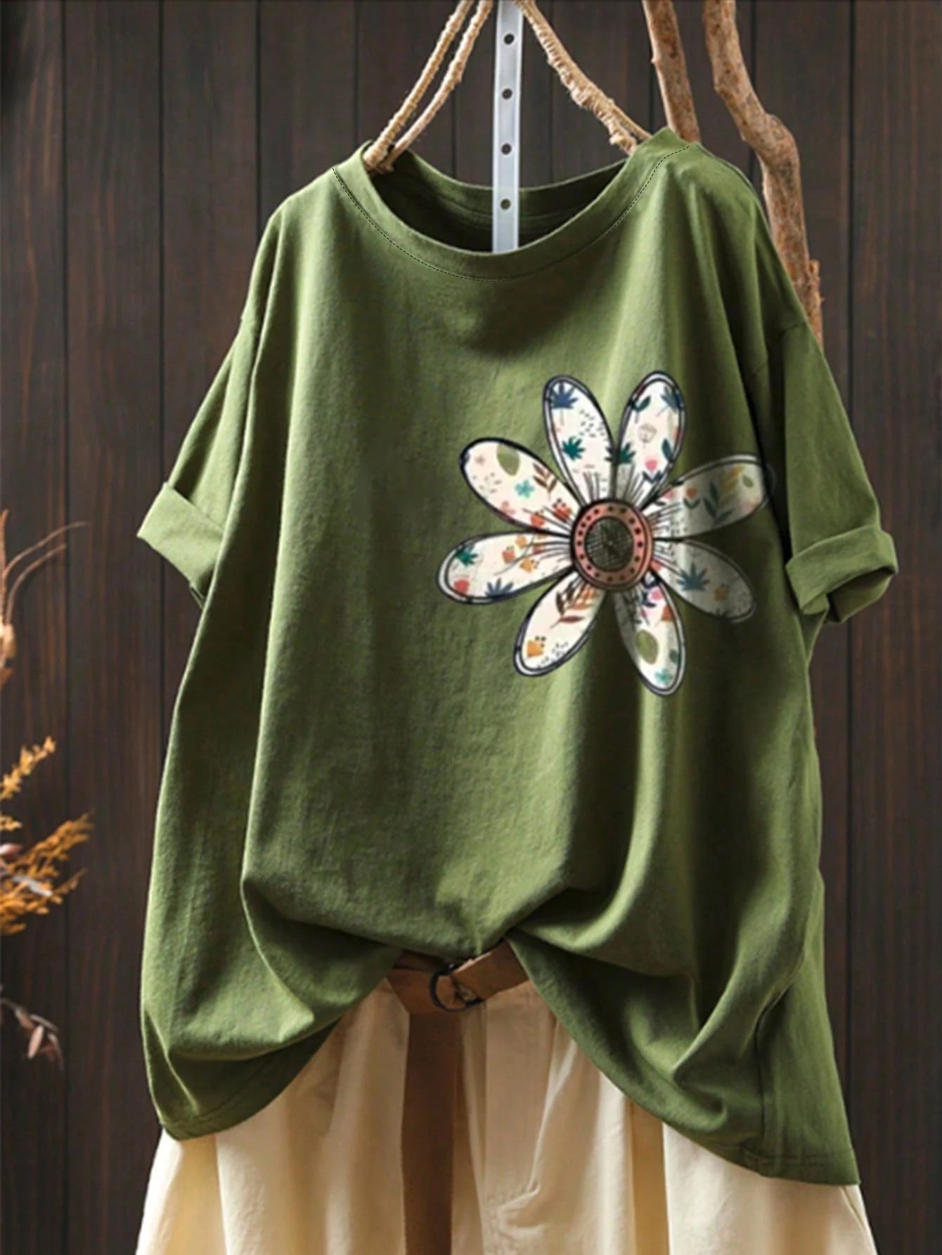 Resyla Women's Plus Size Olive Green Summer Short Sleeve Casual Tee,Cute Floral Print Round Neck T-Shirt,Smart Casual Picnic Outdoor Top,Versatile Top