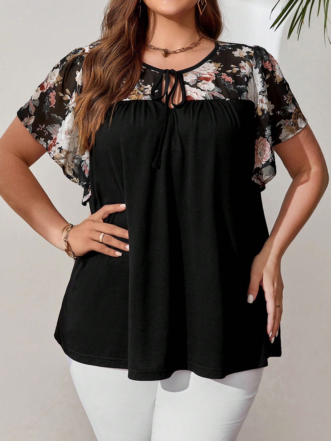 Rosumi Plus Size Women'S Floral Print Tie-Down Black Top For Spring, Summer Tops