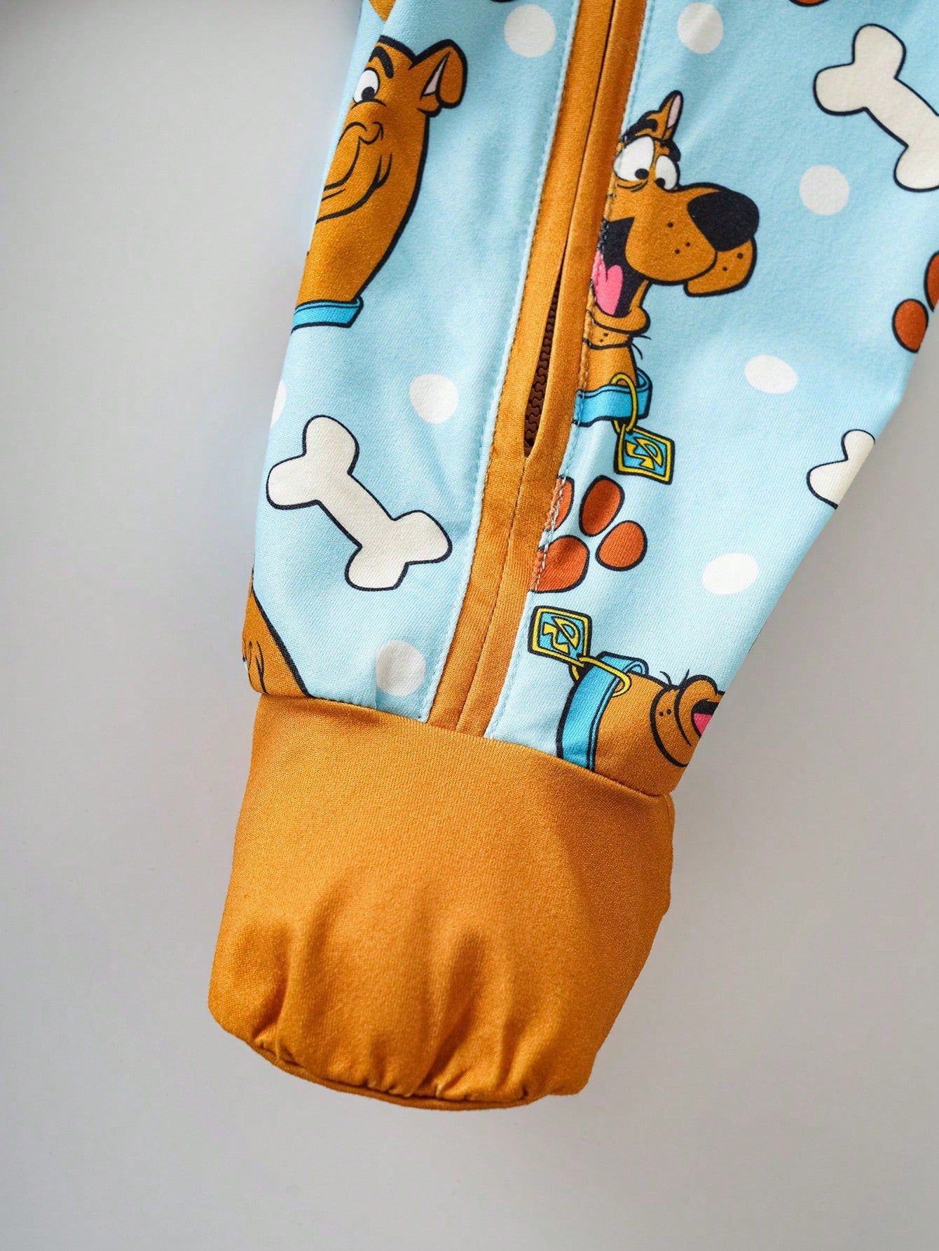 SCOOBY-DOO X Baby Boy Cute Cartoon Bone & Paw Print All-Over Print Crew Neck Long Sleeve Zip-Up Footed Pajama Baby Boy Clothes Baby Boy Pajama Set Baby Boy Pajamas Zipper