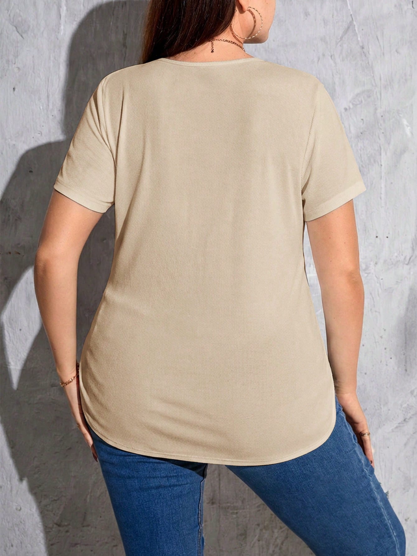 Shapeblank Plus Size Women Minimalist Textured Round Neck Short Sleeve T-Shirt, Fashion Versatile