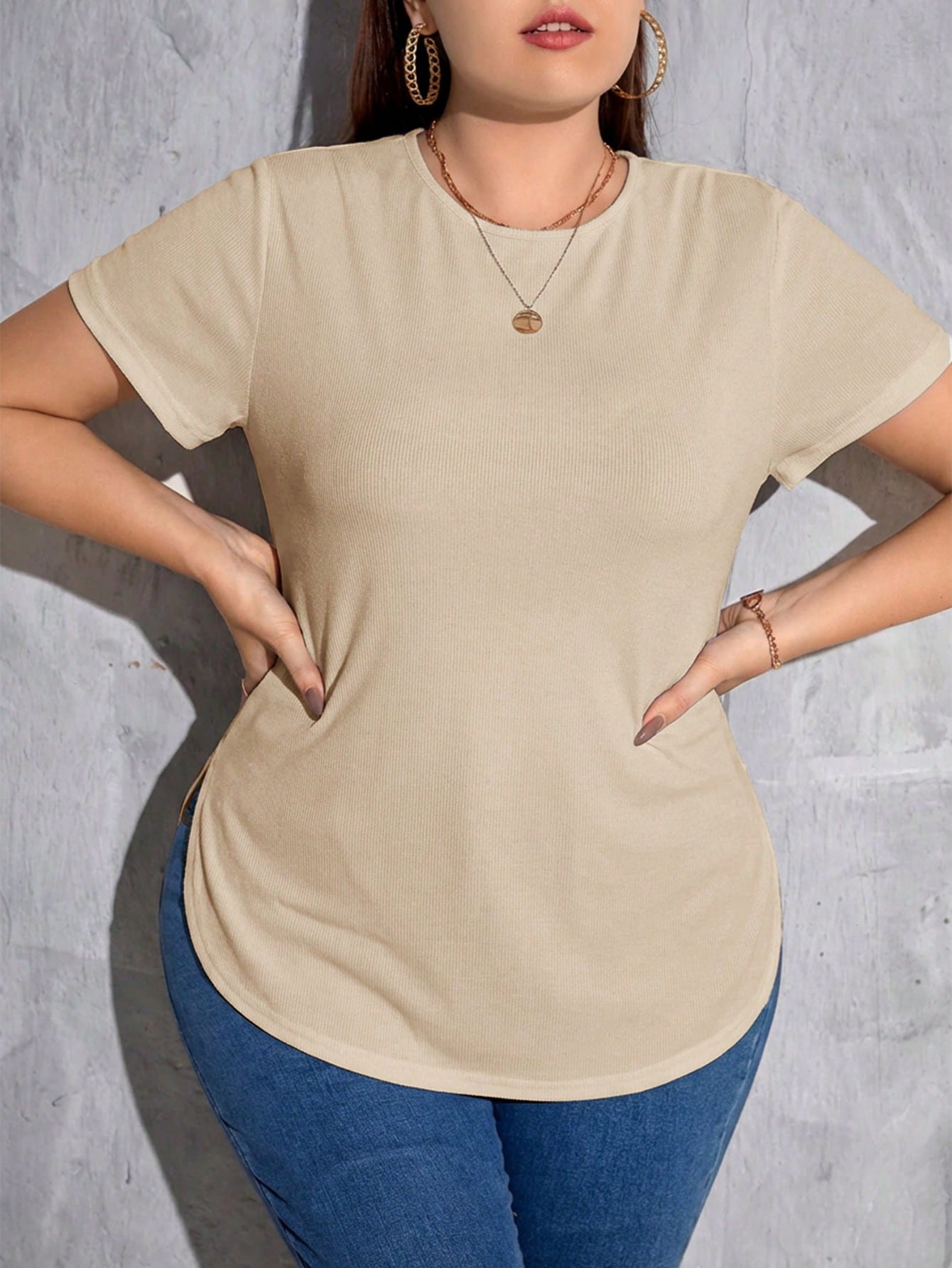 Shapeblank Plus Size Women Minimalist Textured Round Neck Short Sleeve T-Shirt, Fashion Versatile