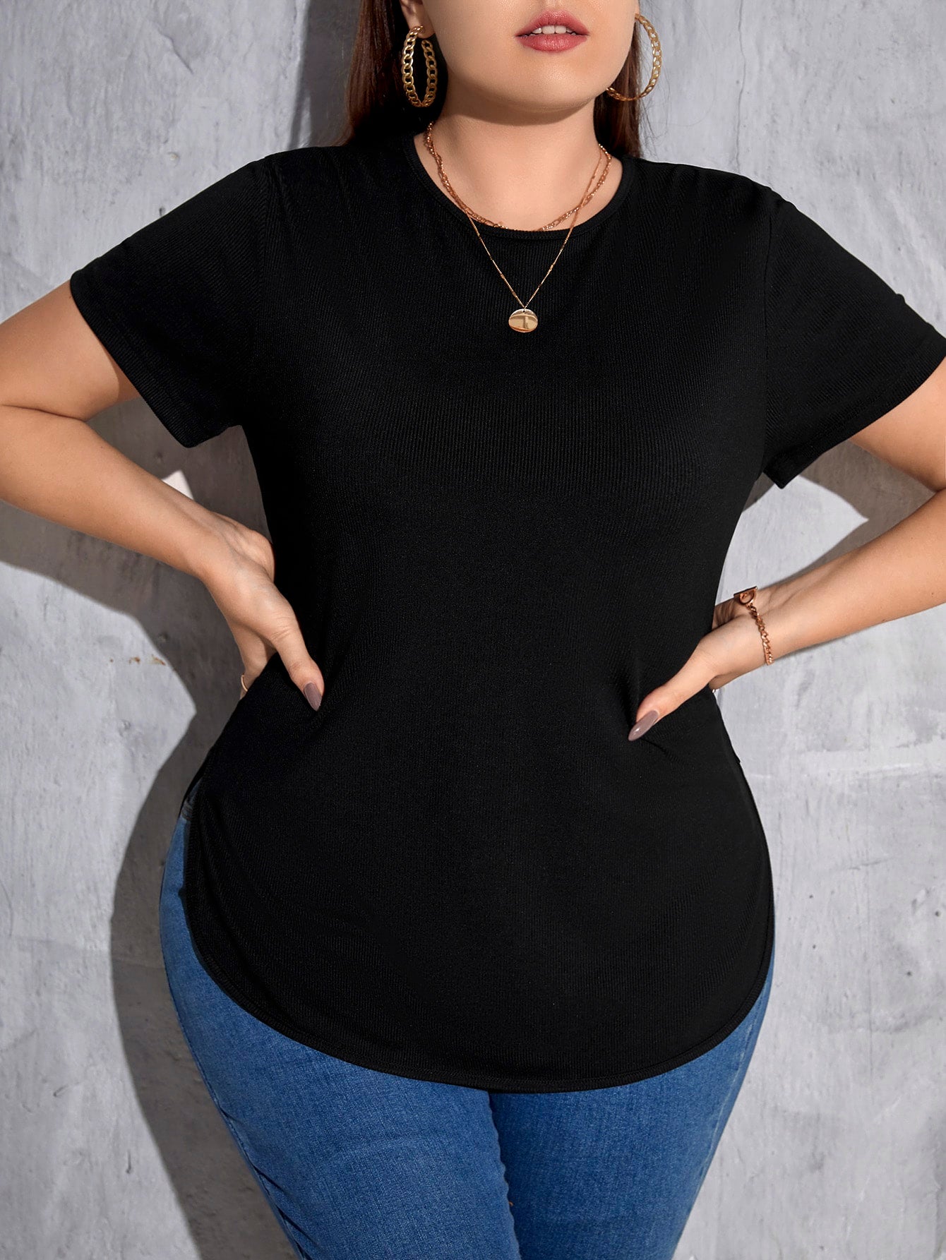 Shapeblank Plus Size Women Minimalist Textured Round Neck Short Sleeve T-Shirt, Fashion Versatile
