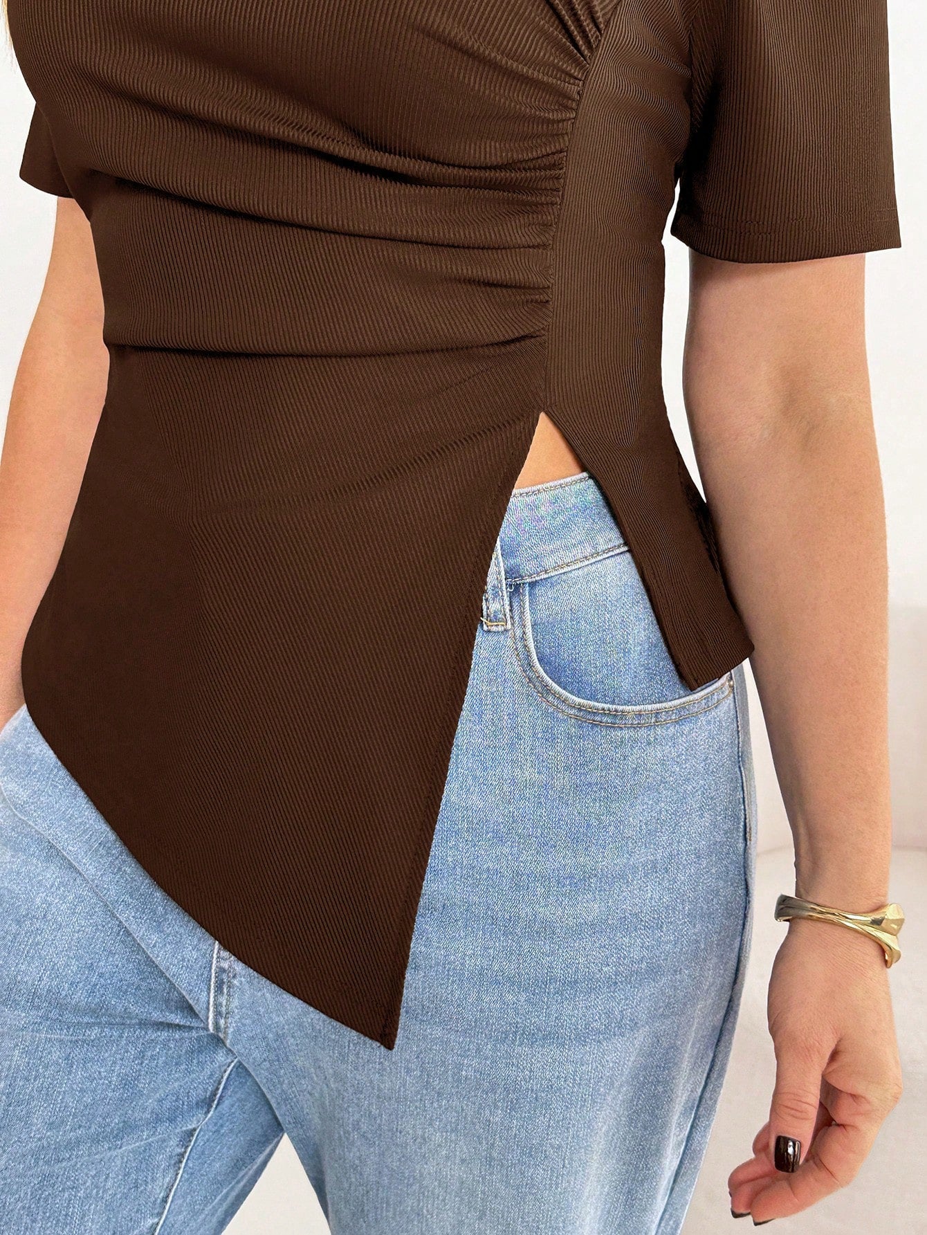 Shapeblank Plus Size Women's Brown Summer Smart Casual Everyday Versatile T-Shirt, Stretchy Comfortable Asymmetric Hem Ruched Waist Short Sleeve Curve Tops
