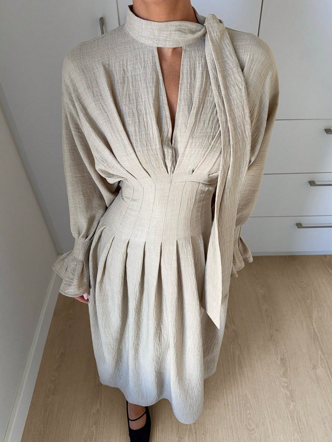 Siren Gaze V-Neck Pleated Long Dress For Women, Autumn/Winter Spring Elegant Lantern Sleeve Dress Beige Dress Linen Maxi Dress Abaya Dress Modest Dress