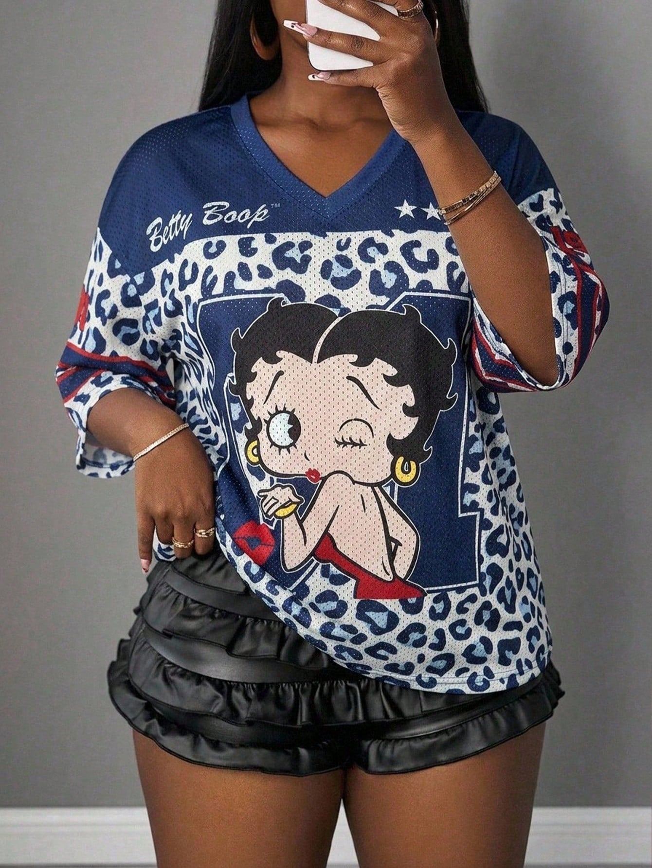 Slaydiva Betty Boop x Plus Size Spring/Summer Casual Blue Leopard Print Short Sleeve V-Neck Mesh Fabric, Street Style, Plus Size Women's Clothing, 2026 Spring/Summer New Arrival, Basic Style.