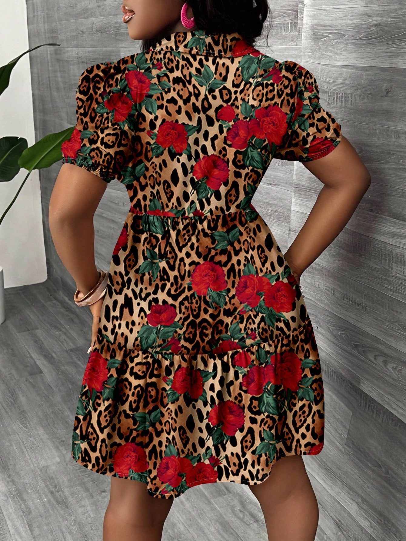 Slaydiva Casual Minimalist Red Floral Pattern Mini Dress For Women, Suitable Summer Leopard Print Rose Plus Size Chic
