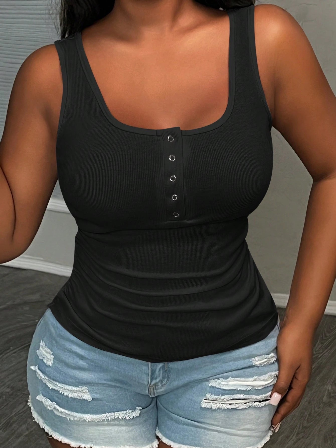 Slaydiva Plus Size Casual All-Match White Top With Deep U-Neck And Racerback Women's Plus-Size,School; Teacher; Homecoming
