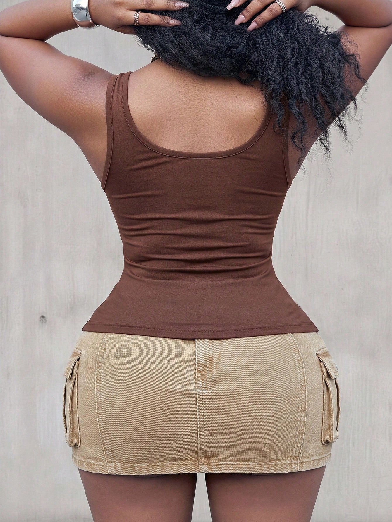Slaydiva Plus Size Women Rhinestone Pleated Casual Sexy Versatile Daily Wear T-Shirt Nightclub Brown Sequin Sequin Summer