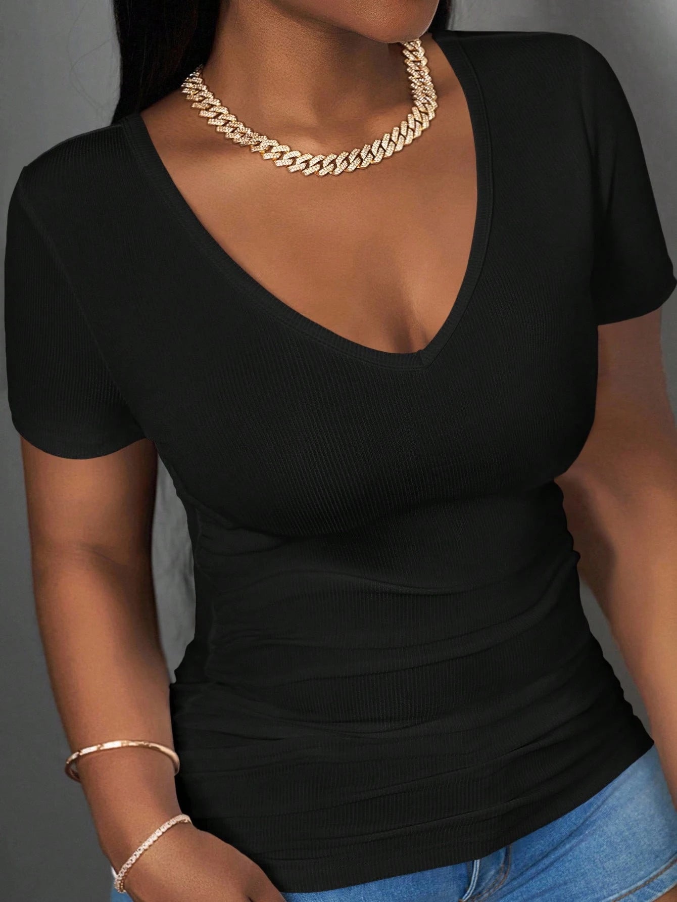 Slaydiva Plus Size Women's V-Neck Short Sleeve Multi-Pack T-Shirts 2pcs Concert Lounge Date Night Brunch Club Office Formal Business Casual Black White Summer