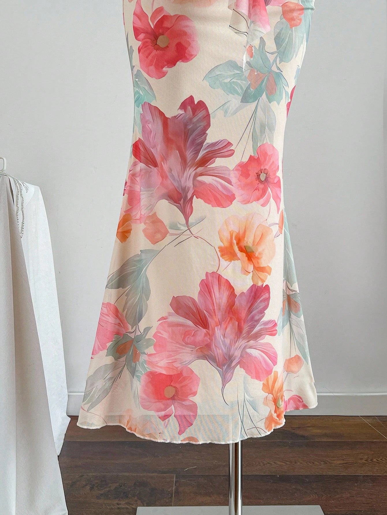Soleia Women's Floral Print Tie Design Fishtail Hem Fitted Elegant Romantic Dress, Suitable For Vacation Vacation Beige Summer
