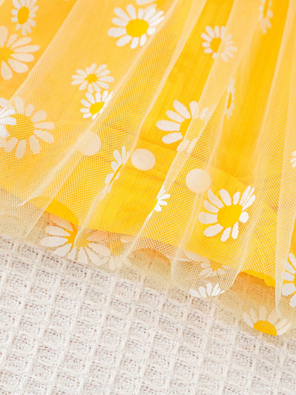 Souflis Souflis Newborn Baby Girl Summer Yellow Sweet Princess Style Lace Bow Flower Embroidery Sleeveless Jumpsuit, Loose Ruffle Edge Design, Suitable For Daily Outings, Leisure Travel, Family Gather