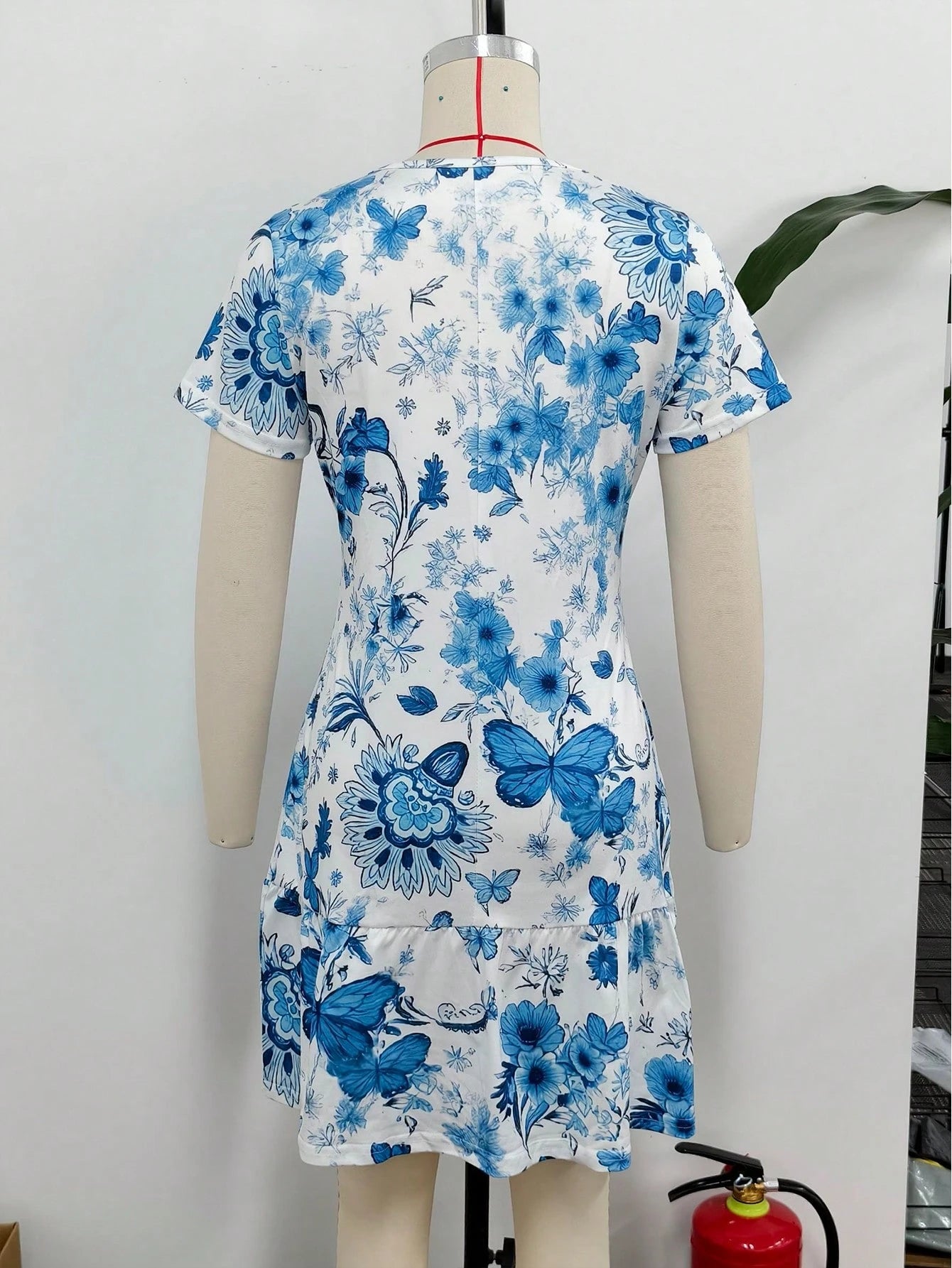 Spring/Summer Selected Versatile Bestseller New Style Butterfly & Floral Print Dress, Round Neck Short Sleeve Cinched Waist Slimming Cake Hem Midi Dress For Dating, Home, Vacation, Camping, Beach, Pho