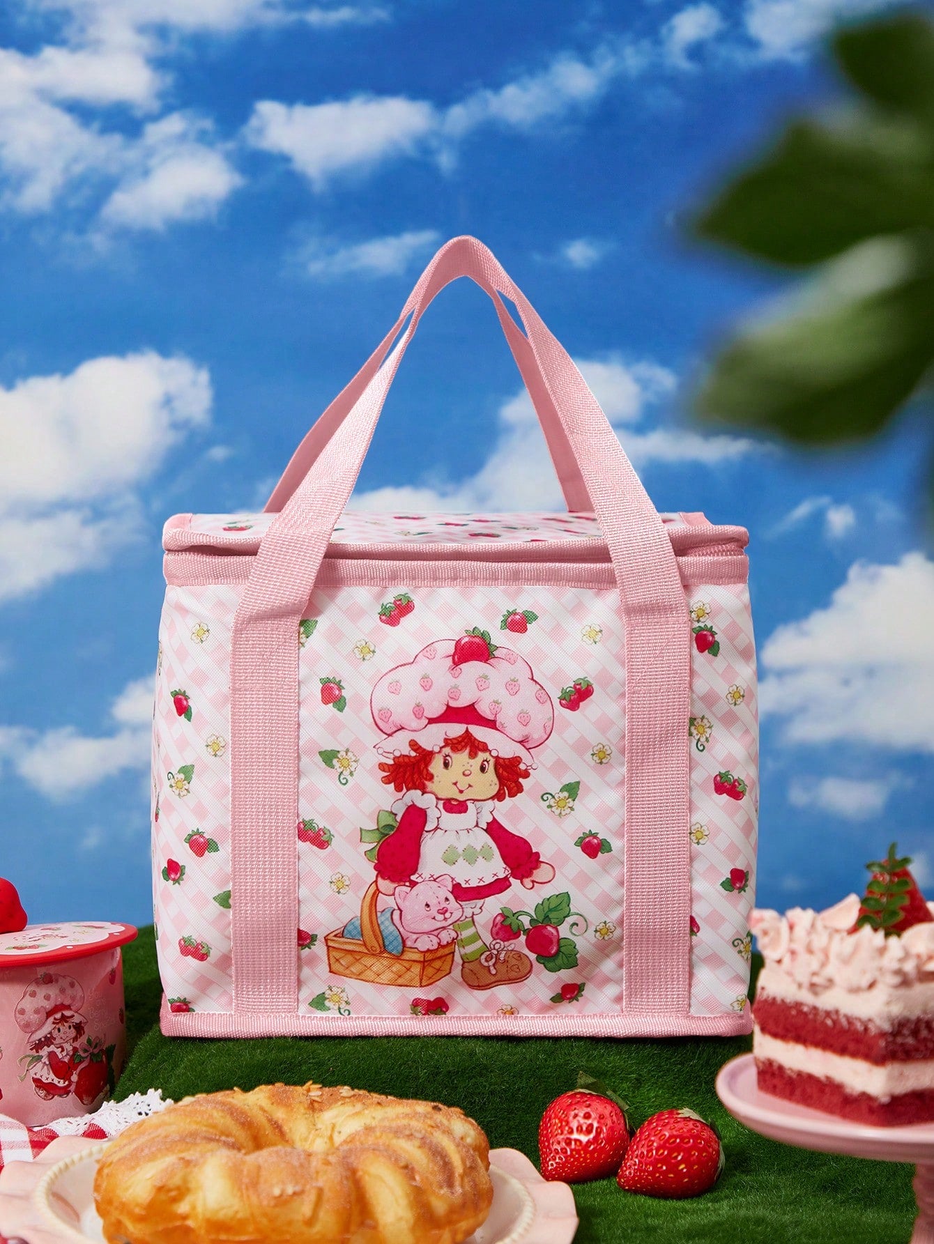 Strawberry Shortcake X 1 Pc Cute Strawberry Printed RPET Thermal Insulated Lunch Bag,Keeps Food Warm Or Cold, Picnic Bag, Large Capacity, Can Hold Lunch Boxes And Drinks, Suitable For Picnics, C