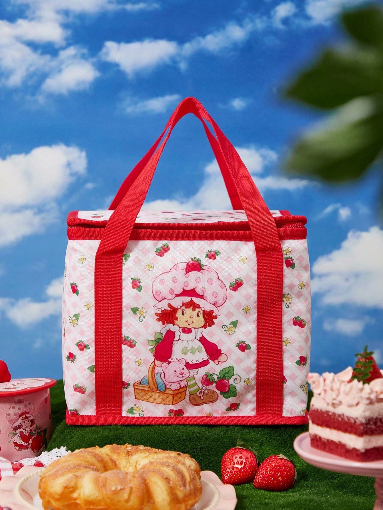 Strawberry Shortcake X 1 Pc Cute Strawberry Printed RPET Thermal Insulated Lunch Bag,Keeps Food Warm Or Cold, Picnic Bag, Large Capacity, Can Hold Lunch Boxes And Drinks, Suitable For Picnics, C