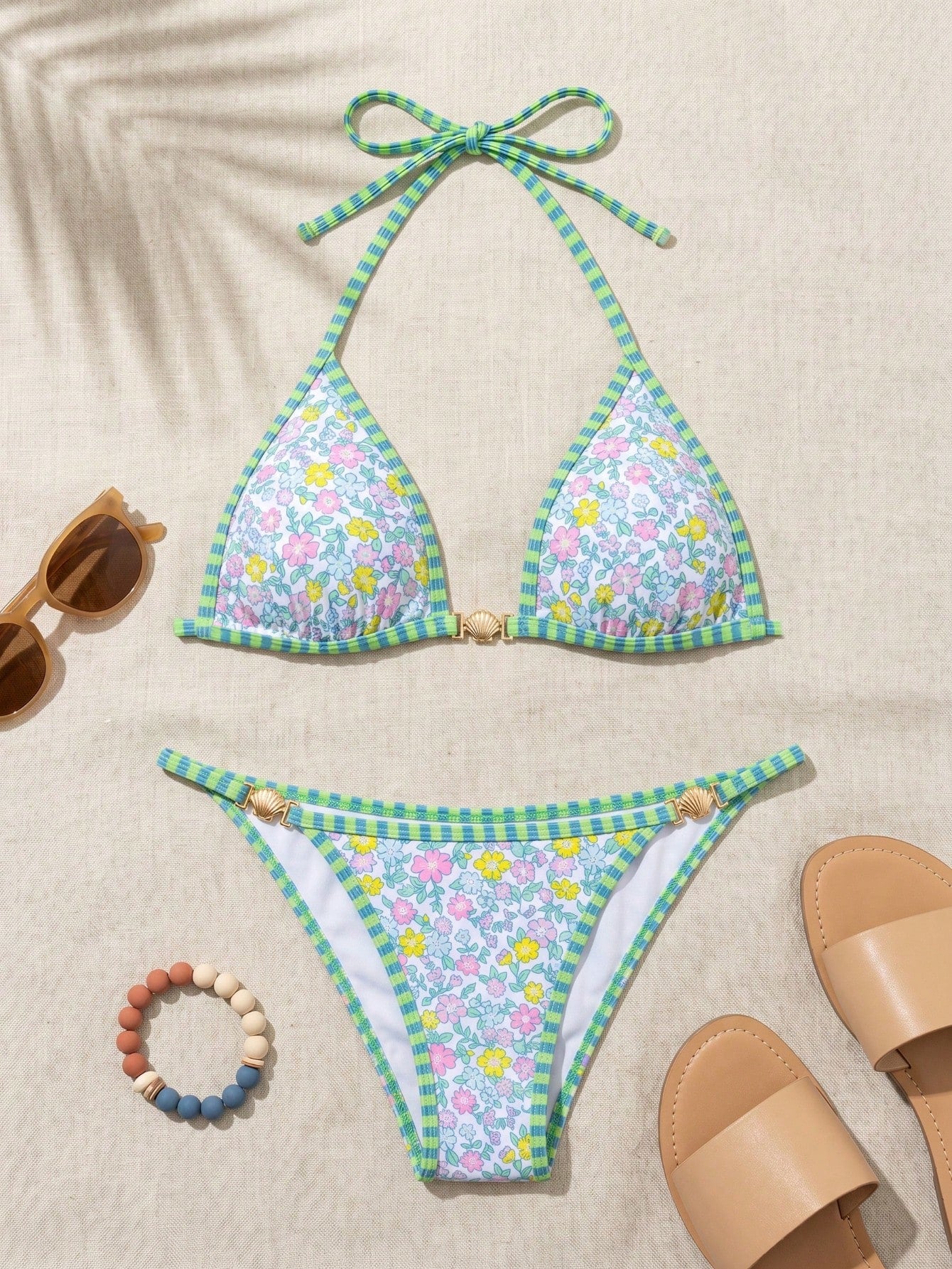 Summer New Arrival Fresh Floral Contrast Plaid Halter Bikini With Metal Shell Decor Triangle Cup Separate Swimwear, Flattering Sexy Swimwear Vacation