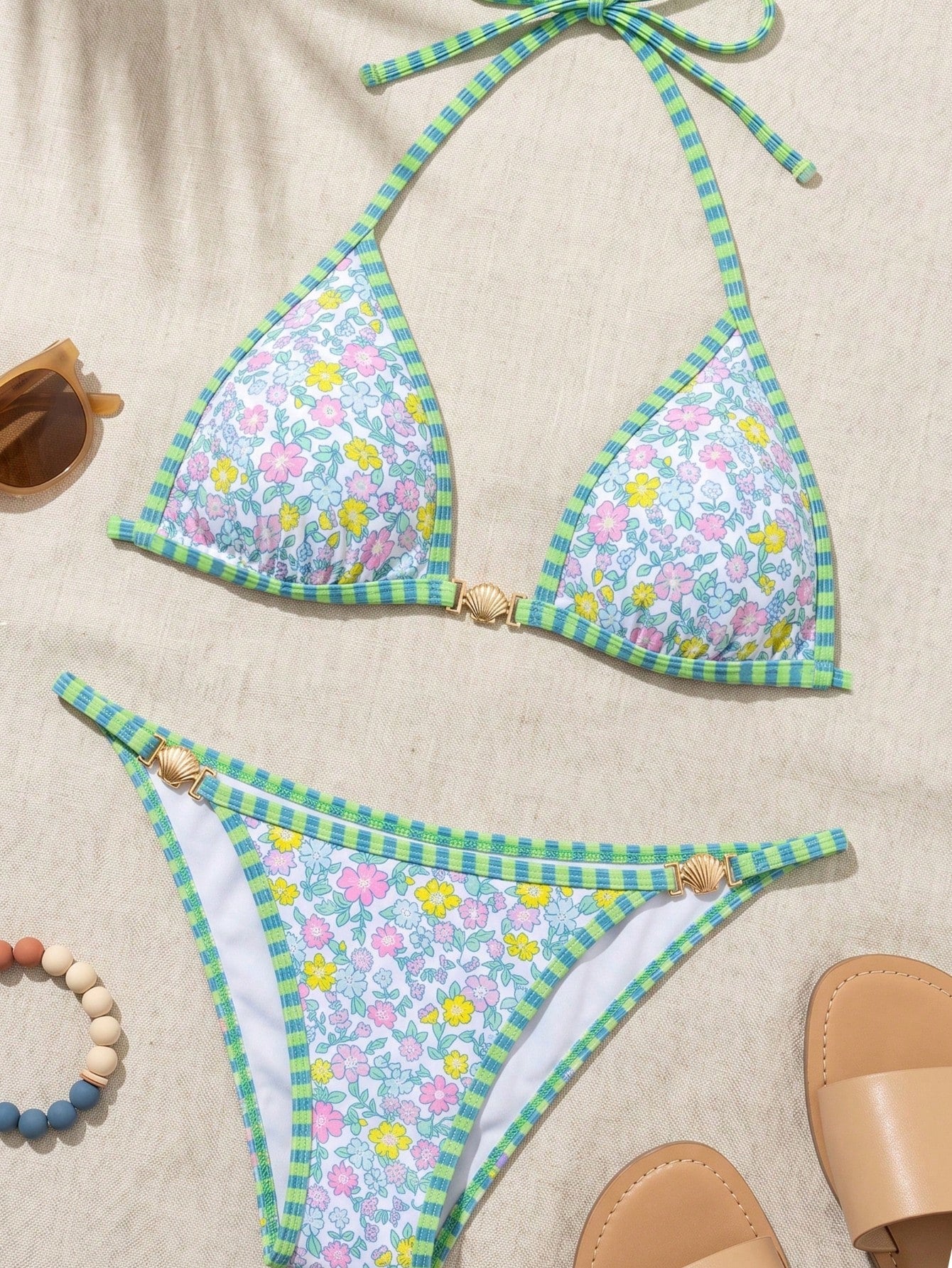 Summer New Arrival Fresh Floral Contrast Plaid Halter Bikini With Metal Shell Decor Triangle Cup Separate Swimwear, Flattering Sexy Swimwear Vacation