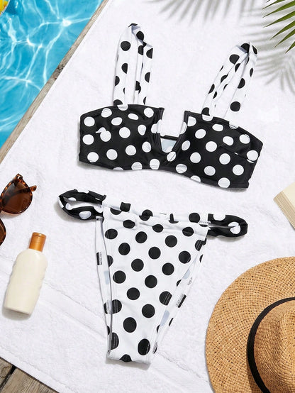 Sunnyshic Spring/Summer 2-Piece Women's Beachwear Set, Fashionable Cute Sexy Vacation Seaside Swimming Pool Party Random Print Polka Dot Black & White U-Neck Wide Strap Bandeau Top And Bikini Bottoms