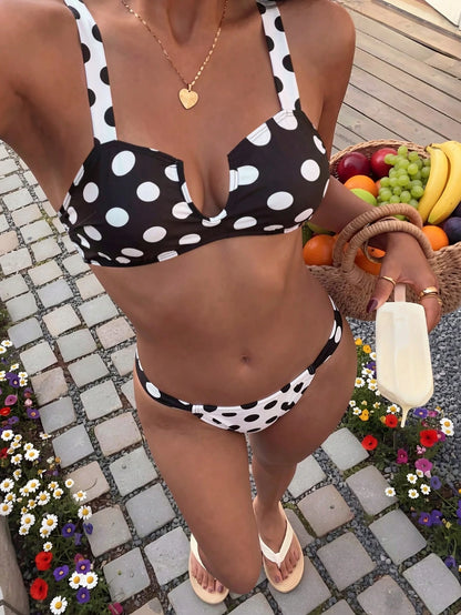 Sunnyshic Spring/Summer 2-Piece Women's Beachwear Set, Fashionable Cute Sexy Vacation Seaside Swimming Pool Party Random Print Polka Dot Black & White U-Neck Wide Strap Bandeau Top And Bikini Bottoms