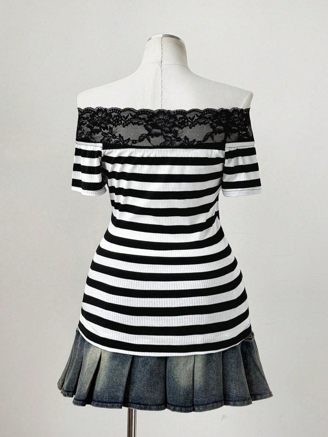 Sunspun Punk Style Off-Shoulder Off-Shoulder Striped Lace Trim Patchwork Short Sleeve Plus Size T-Shirt Top- Gothic Y2K Ribbed T-Shirt
