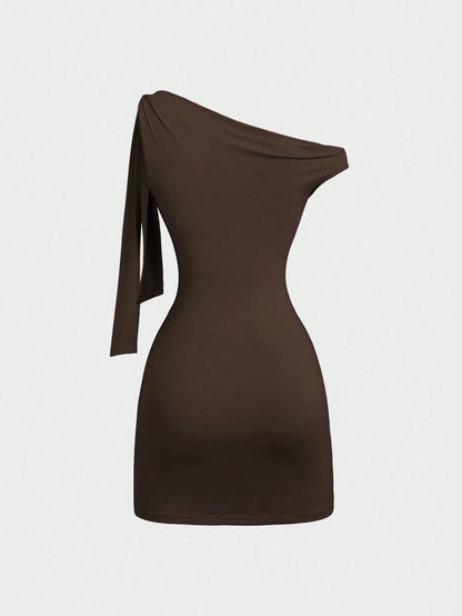 Sweetra Women's Oblique Shoulder Flounce Sexy Bodycon Dress, Waist Cinching, Bodycon, French Chic Mini Dress