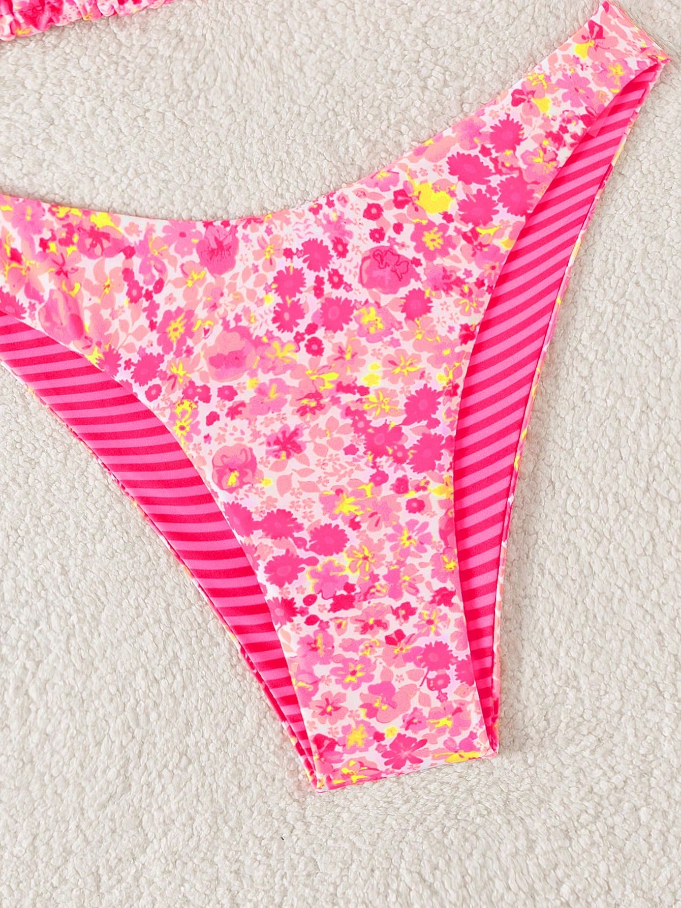 Swim Mod 2pcs Women's Cute Random Reversible Print Halter Top And Adorable Bottoms Bikini Set, Beach/Holiday For Summer Beach Vacation