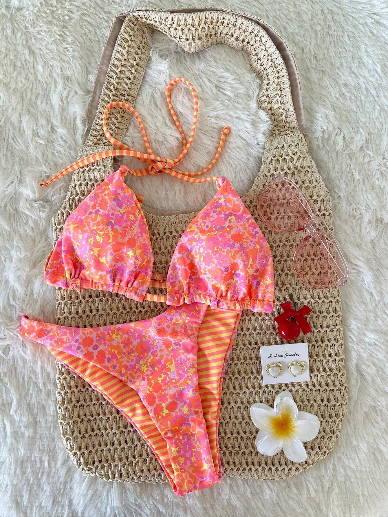 Swim Mod 2pcs Women's Cute Random Reversible Print Halter Top And Adorable Bottoms Bikini Set, Beach/Holiday For Summer Beach Vacation