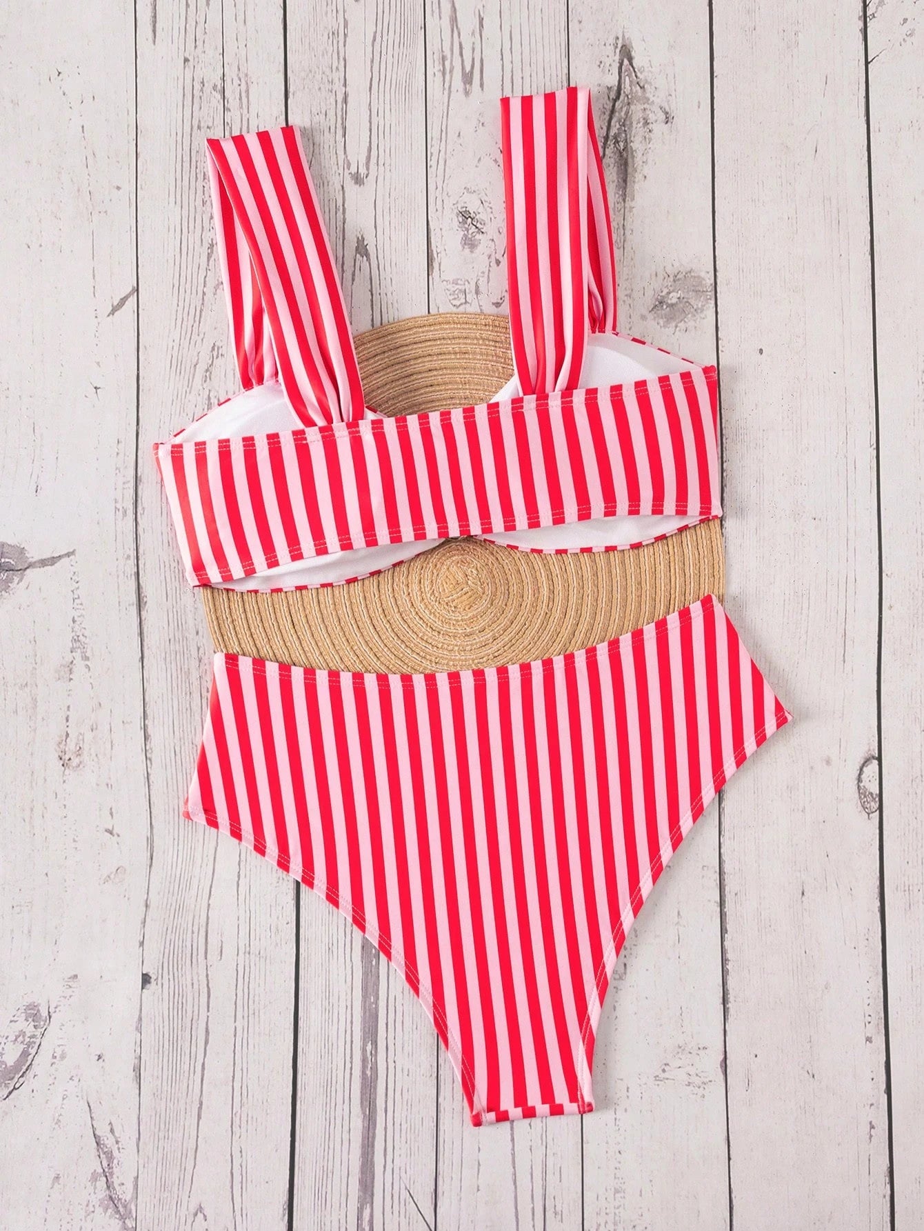 Swim Mod Springbreak Women's New Summer Random Ditsy Floral V-Neck Spaghetti Strap Sweet Floral Pattern Bikini Set