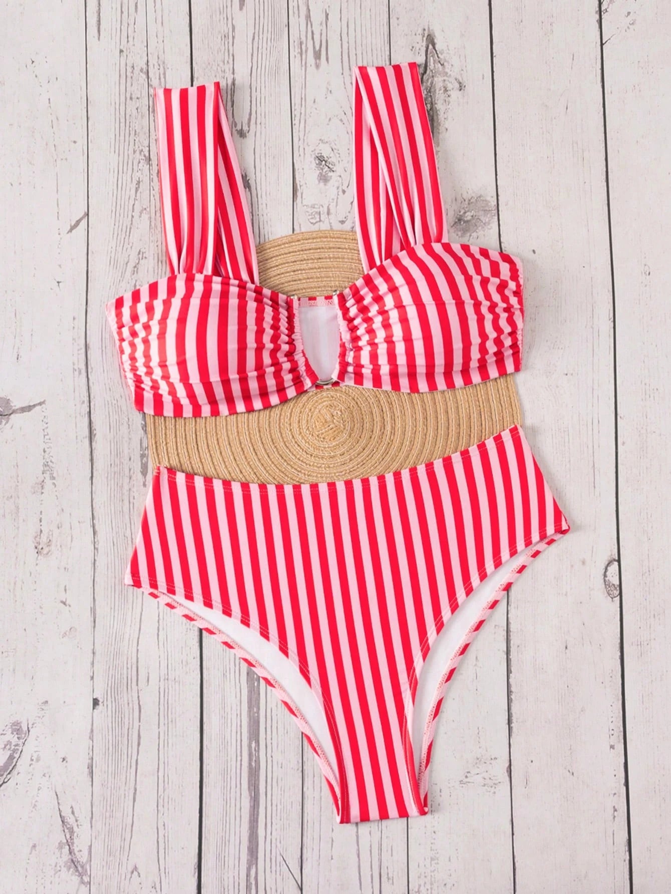 Swim Mod Springbreak Women's New Summer Random Ditsy Floral V-Neck Spaghetti Strap Sweet Floral Pattern Bikini Set