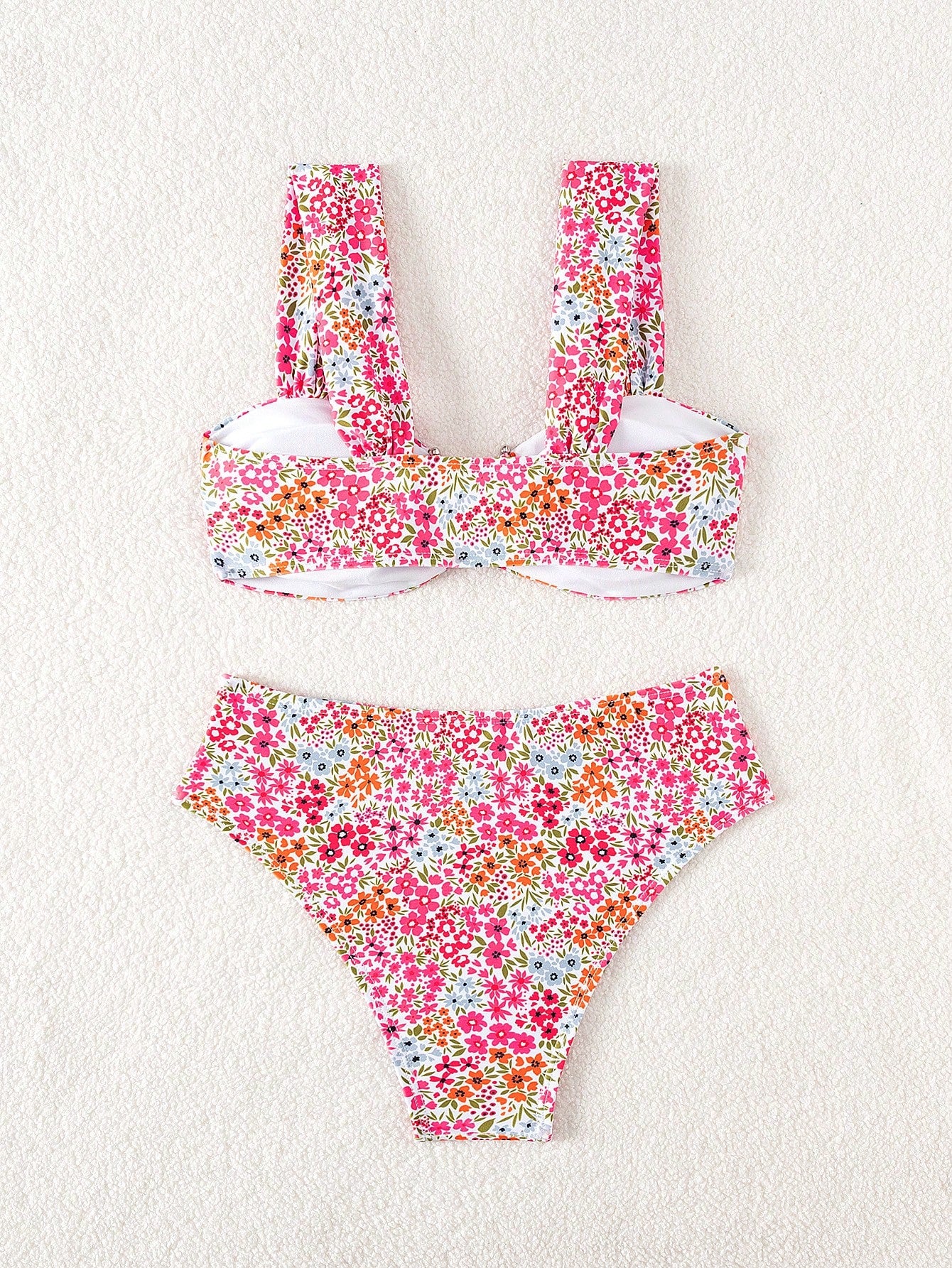 Swim Mod Springbreak Women's New Summer Random Ditsy Floral V-Neck Spaghetti Strap Sweet Floral Pattern Bikini Set